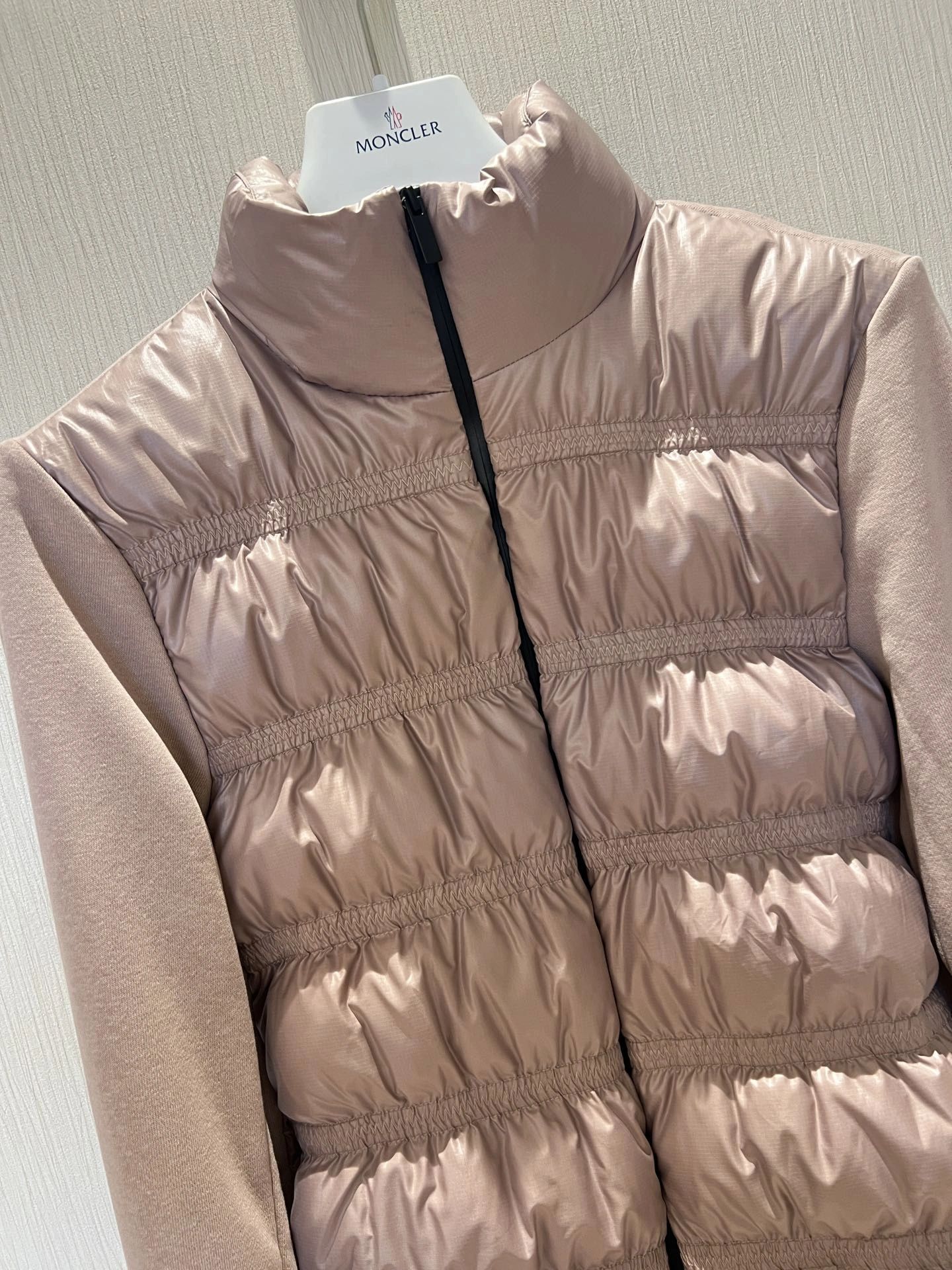 Durable Moncler Down Jackets 146527