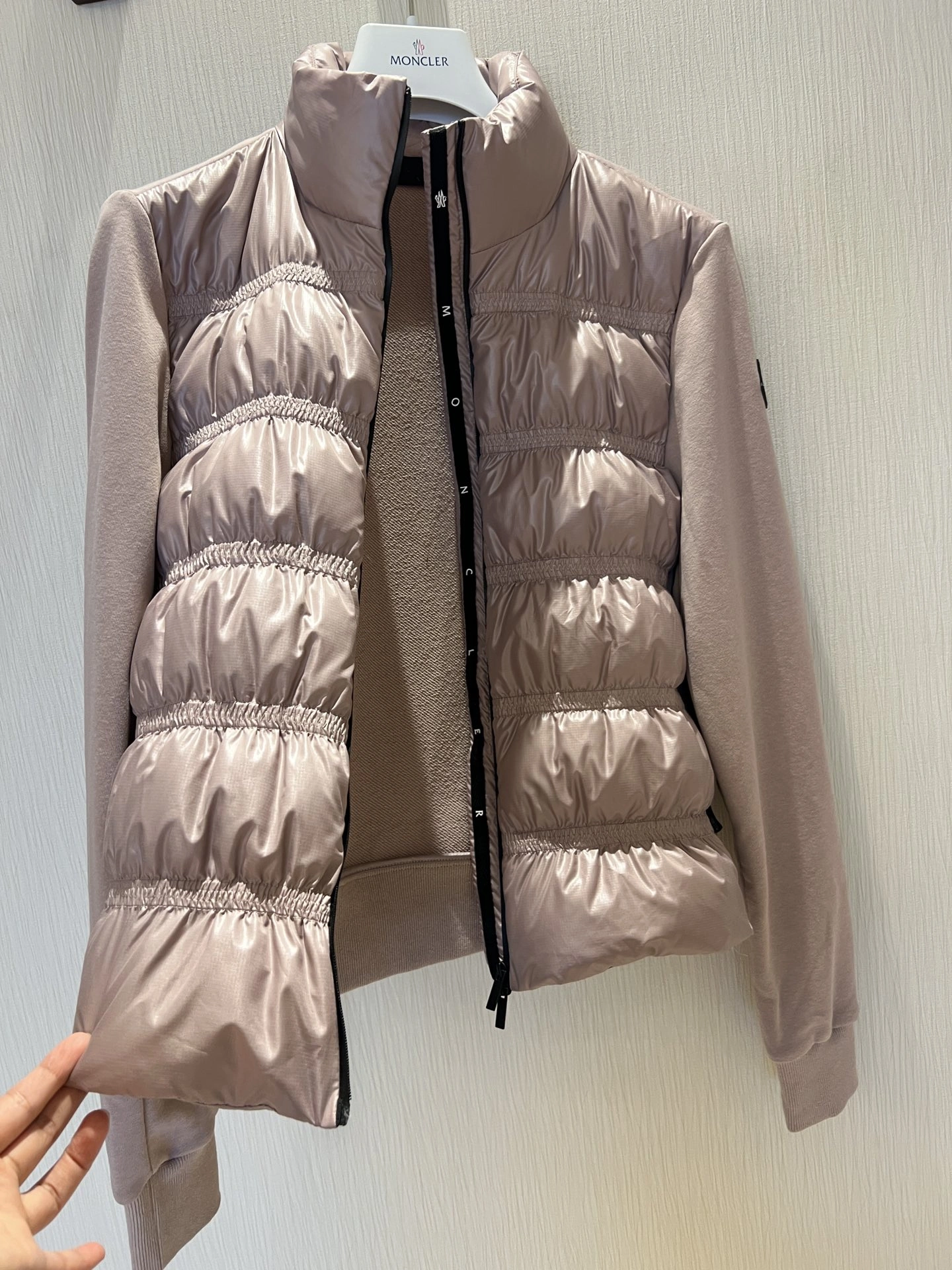 Durable Moncler Down Jackets 146527