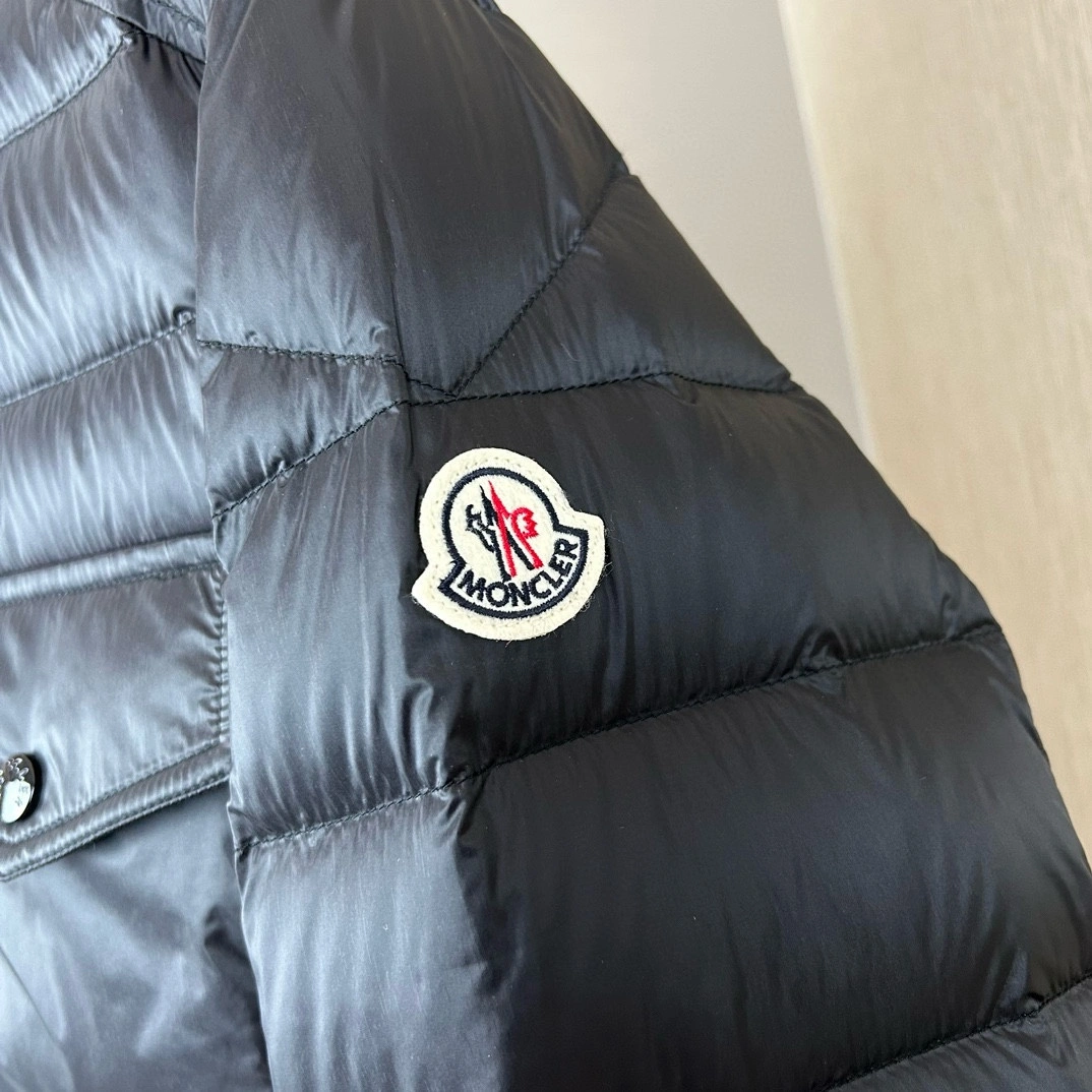 Moncler Down Jackets WellDesigned 146521