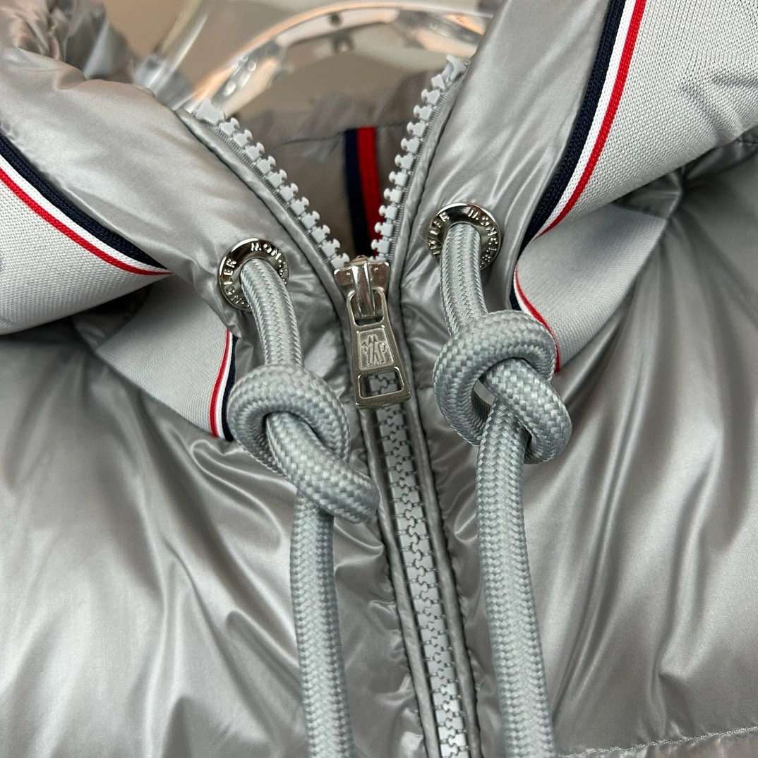 Moncler Down Jackets Refined 146518