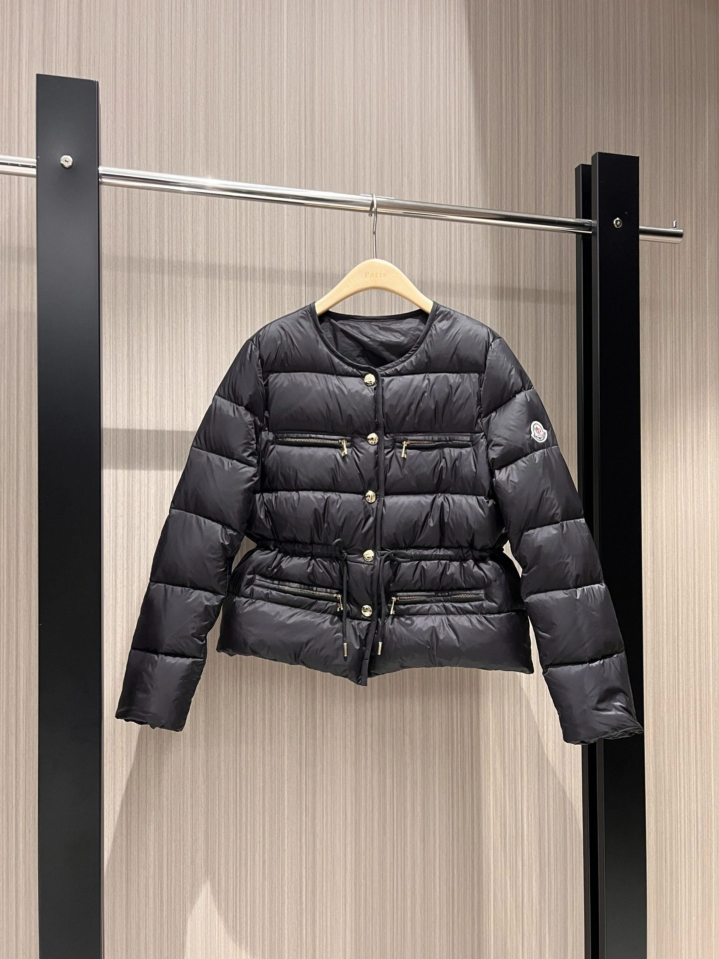 Moncler Down Jackets Sporty 146512