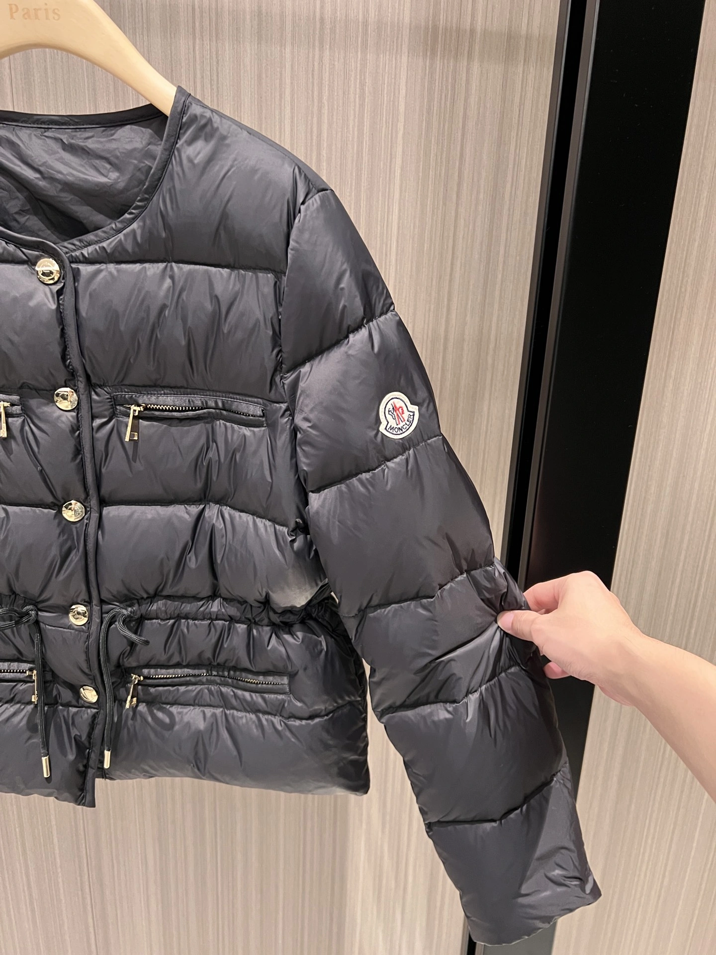 Moncler Down Jackets Sporty 146512
