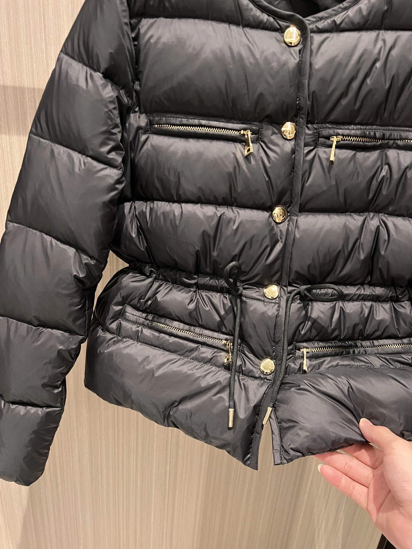 Moncler Down Jackets Sporty 146512