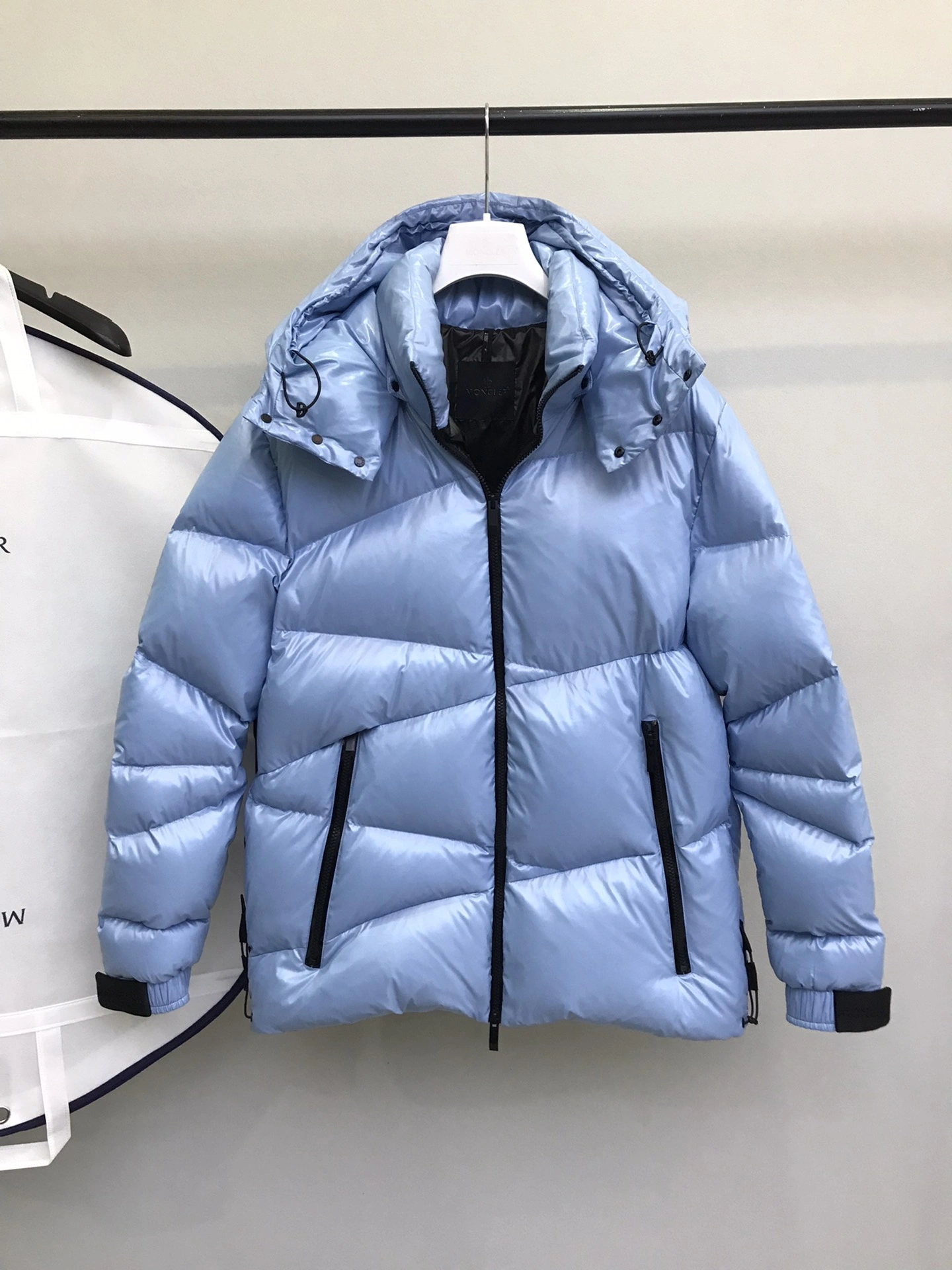 Moncler Down Jackets Trendsetting 146504