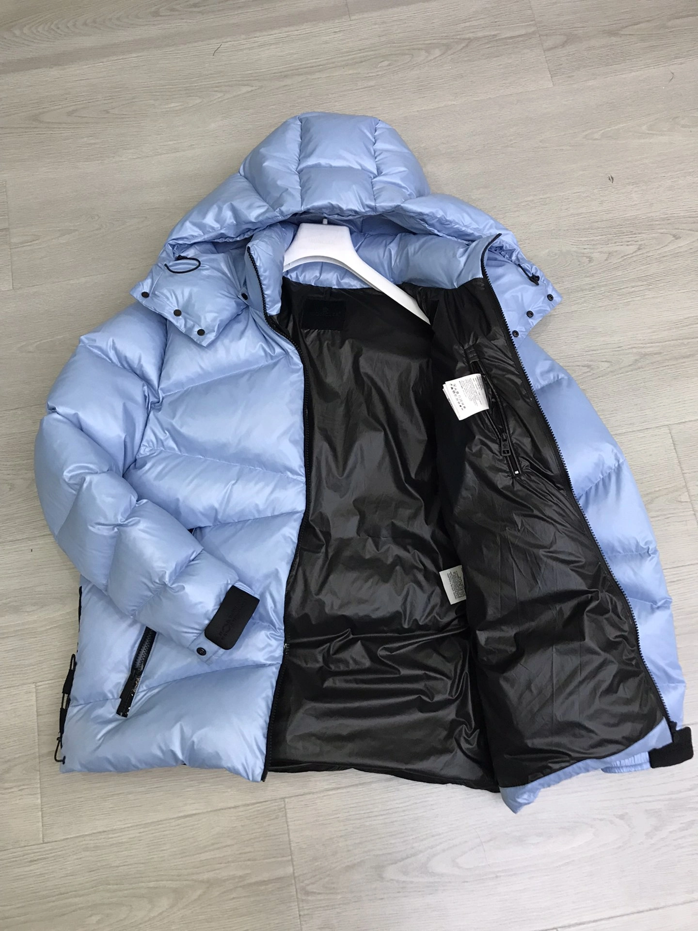 Moncler Down Jackets Trendsetting 146504