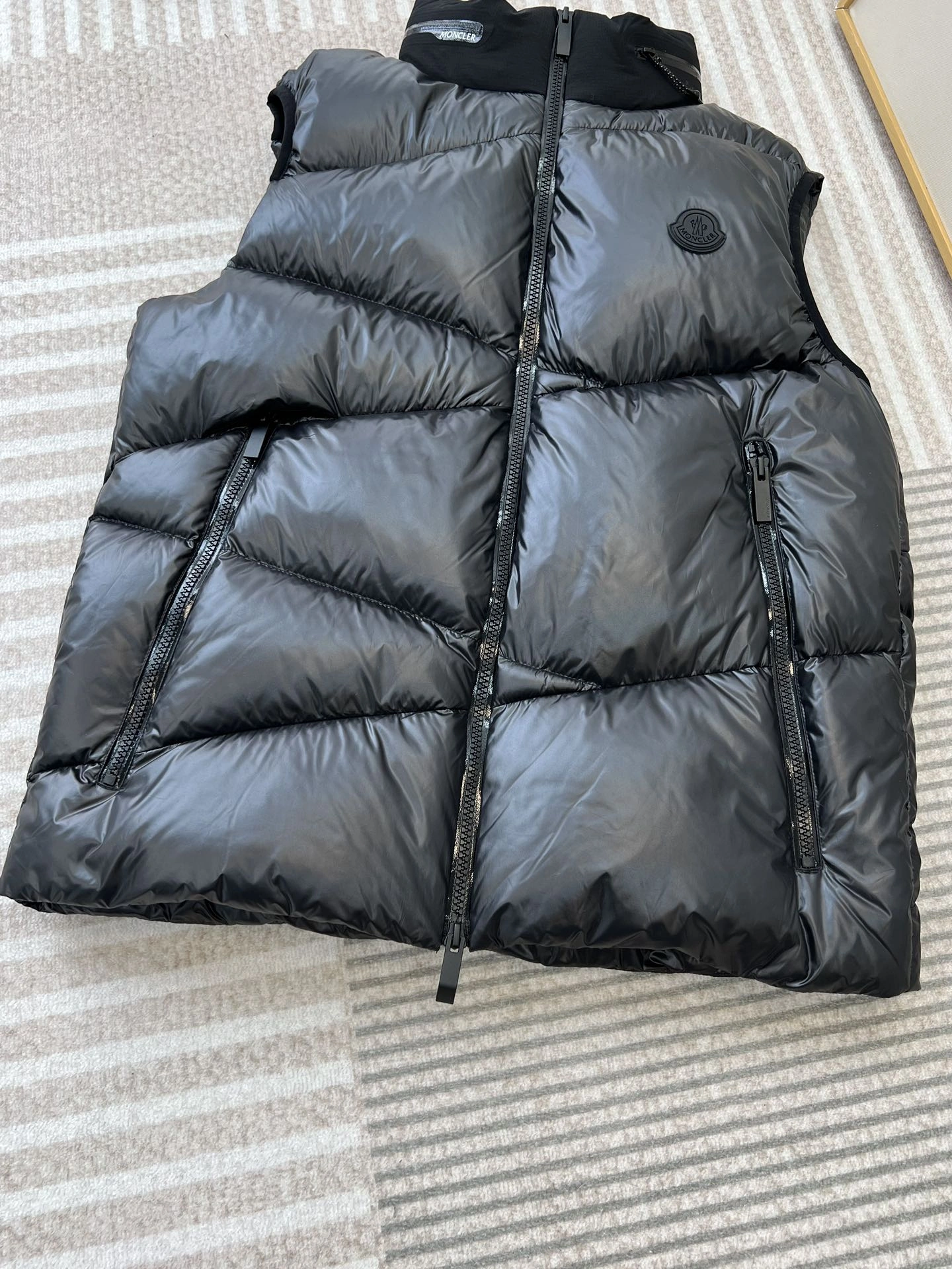 Modern Moncler Down Jackets 146507
