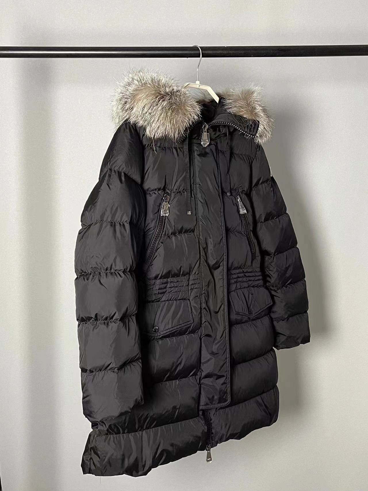 Moncler Down Jackets Timeless 146501