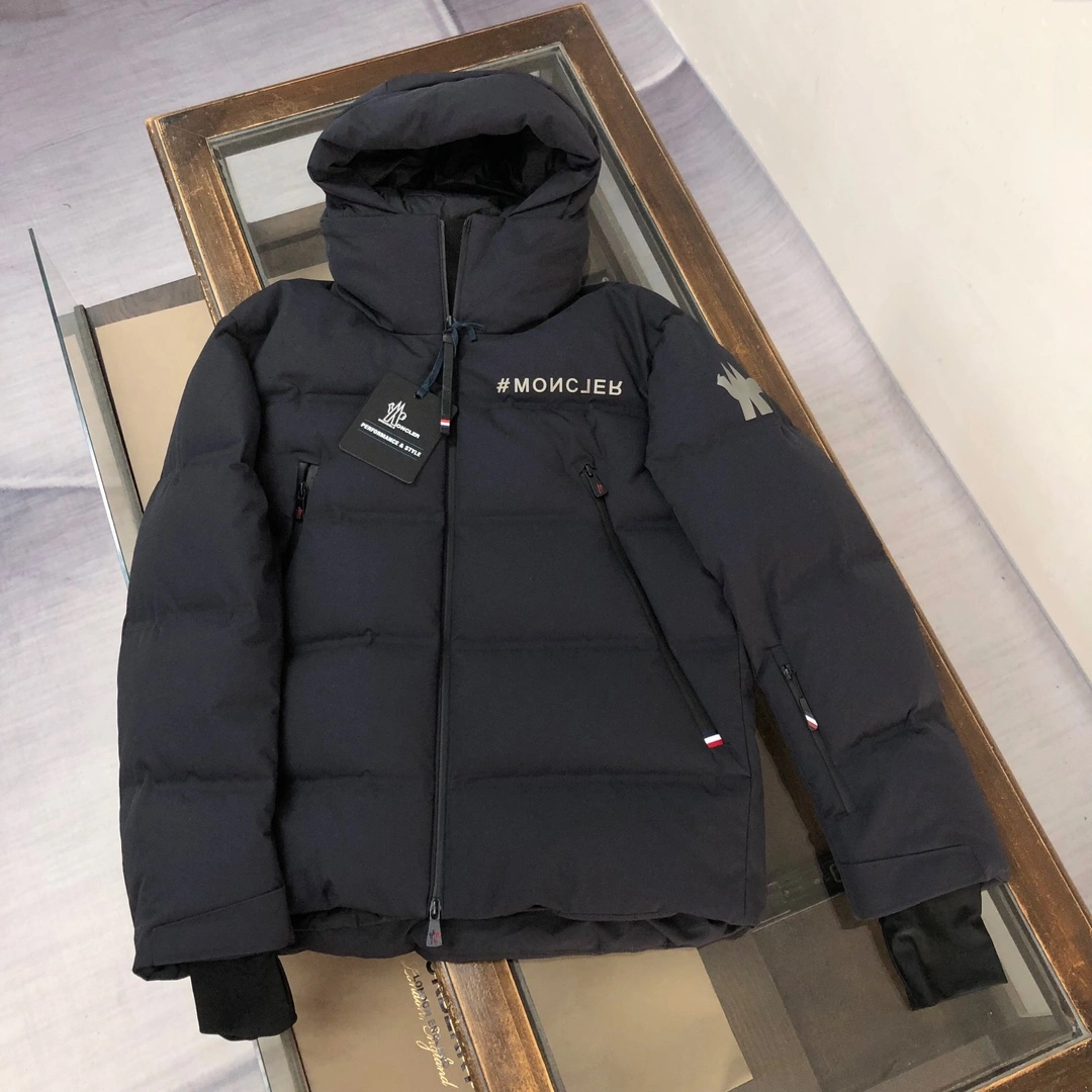 Moncler Down Jackets Fashionable 146487