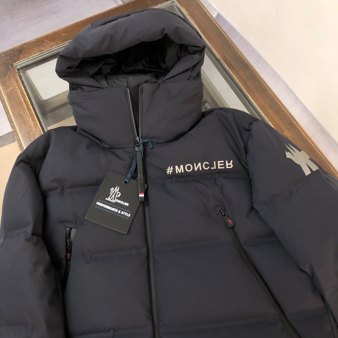Moncler Down Jackets Fashionable 146487