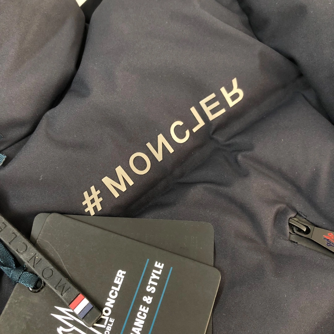 Moncler Down Jackets Fashionable 146487