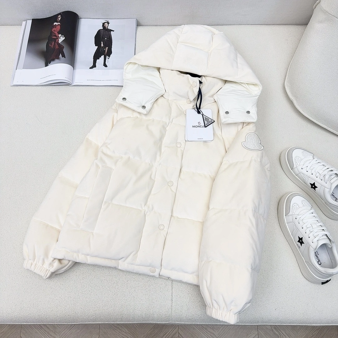Moncler Down Jackets Elegant 146486