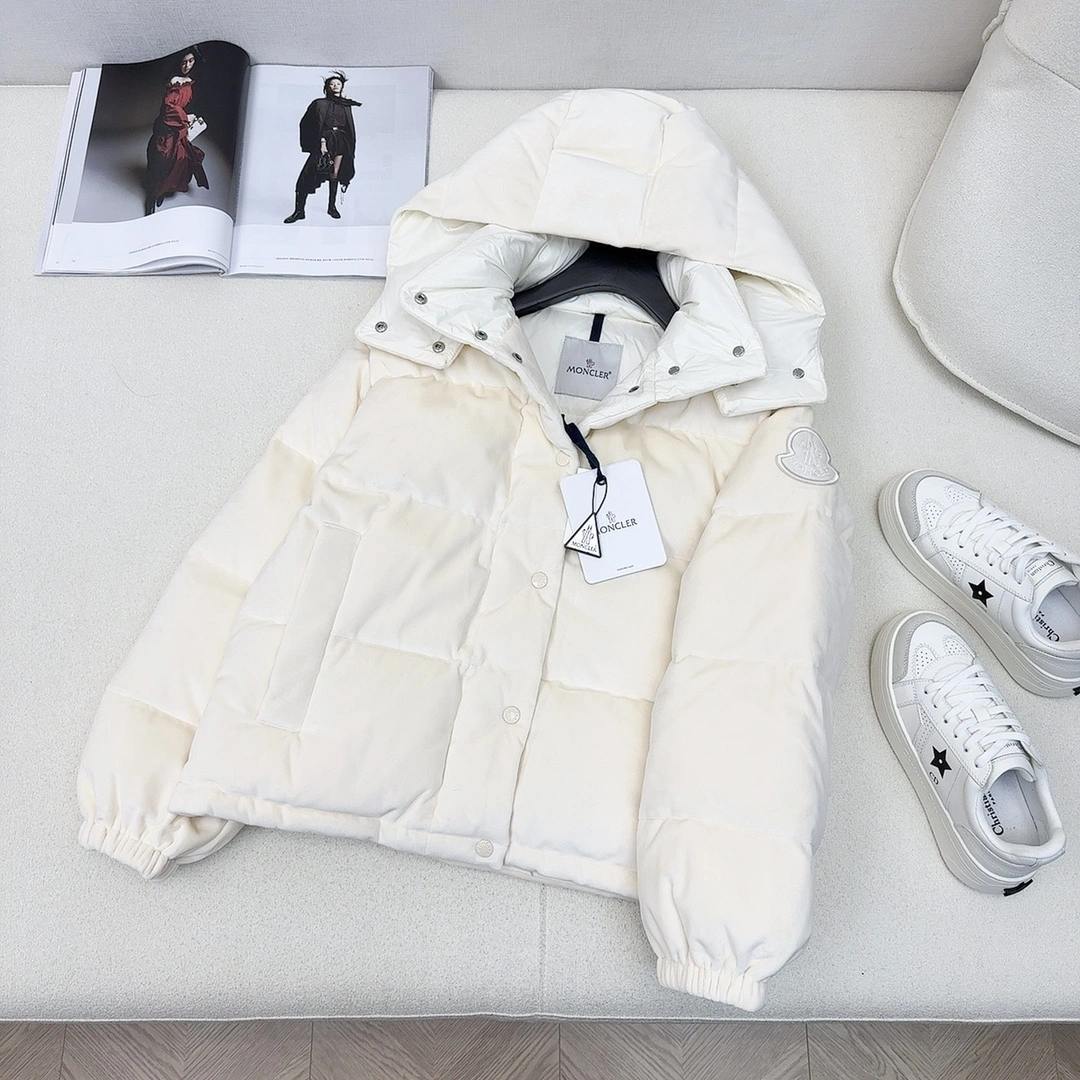 Moncler Down Jackets Elegant 146486