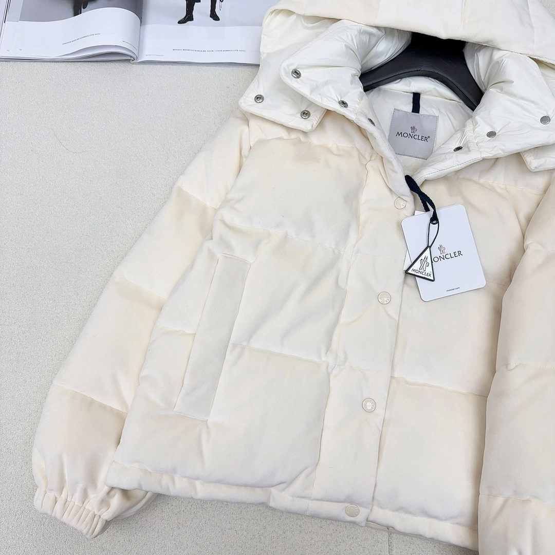 Moncler Down Jackets Elegant 146486