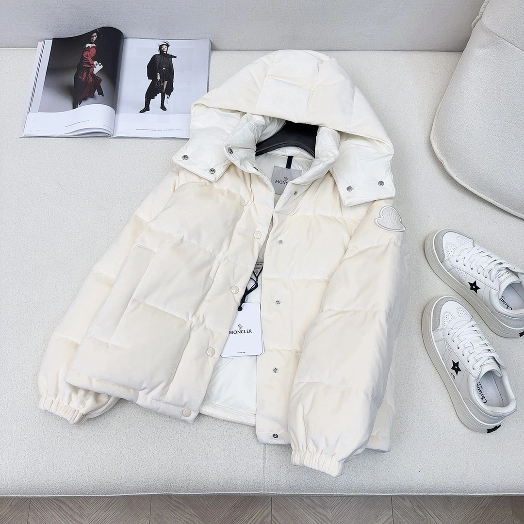 Moncler Down Jackets Elegant 146486