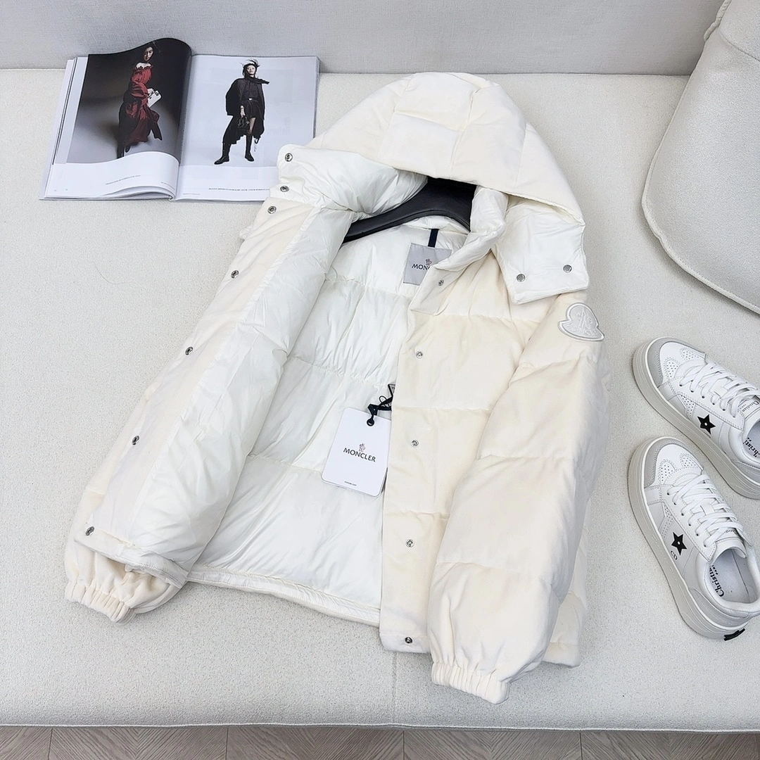 Moncler Down Jackets Elegant 146486