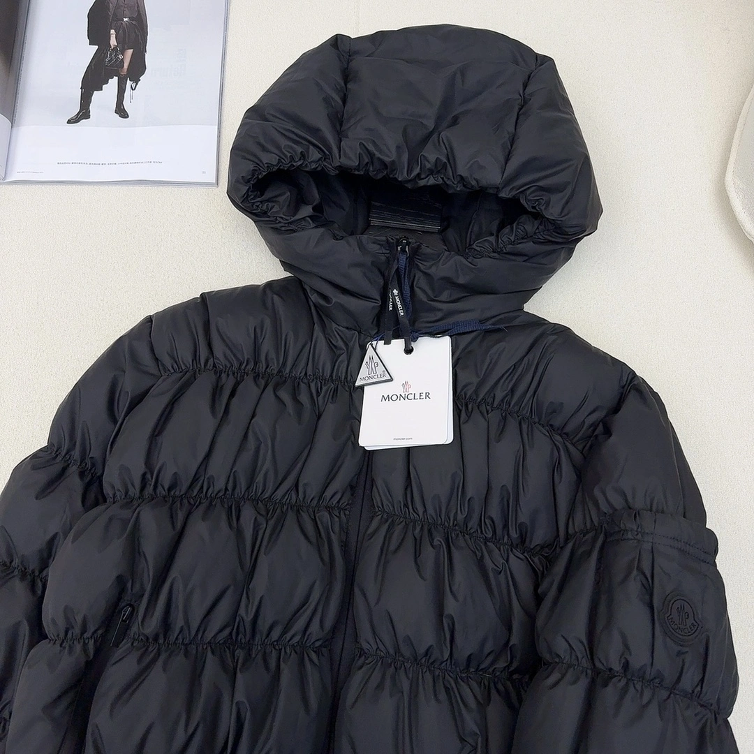 Moncler Down Jackets Classic 146502