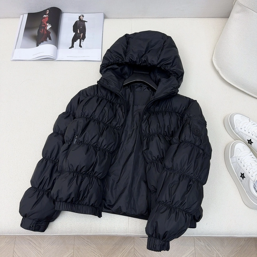 Moncler Down Jackets Classic 146502