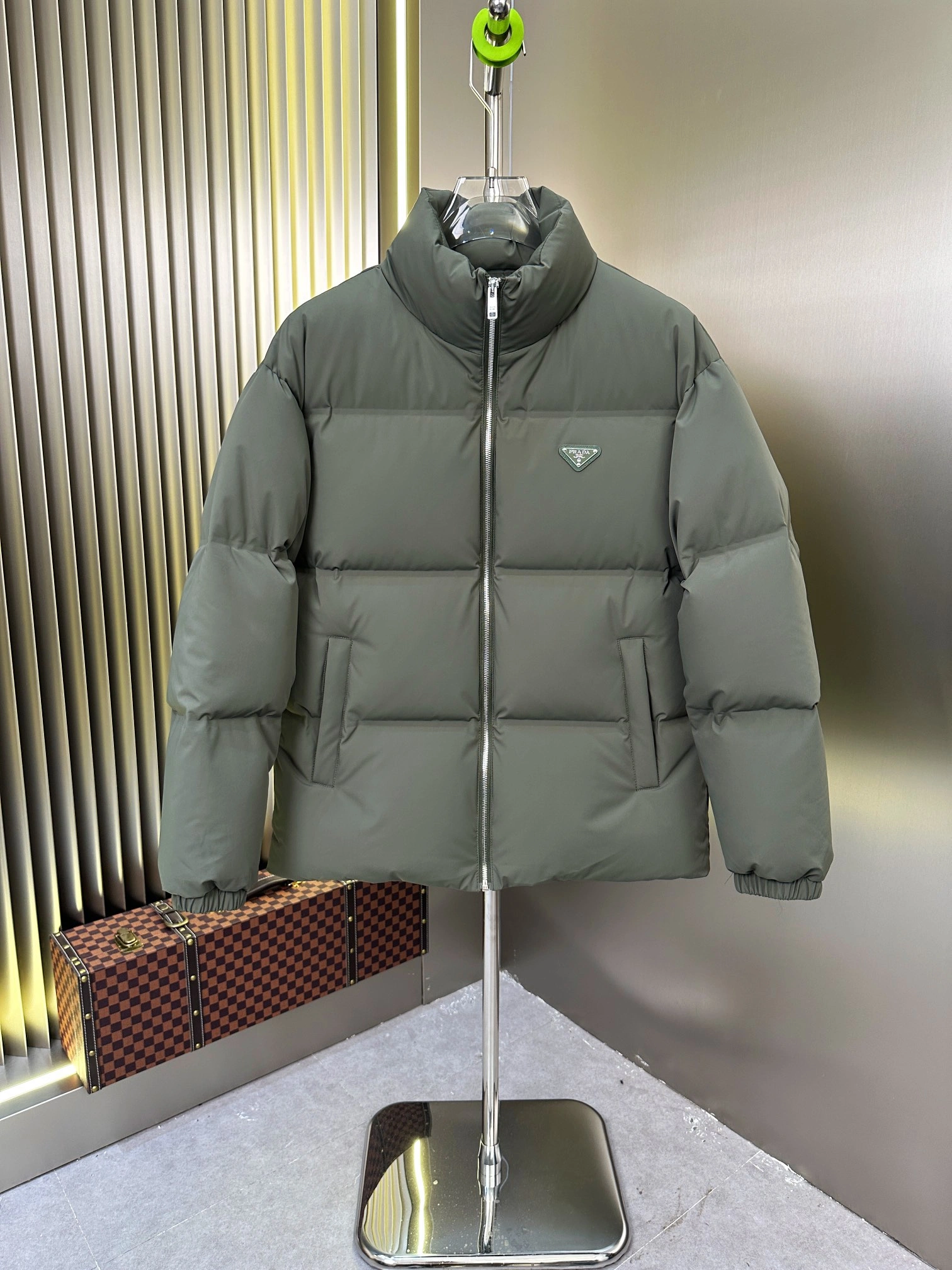 Moncler Down Jackets Packable 146500