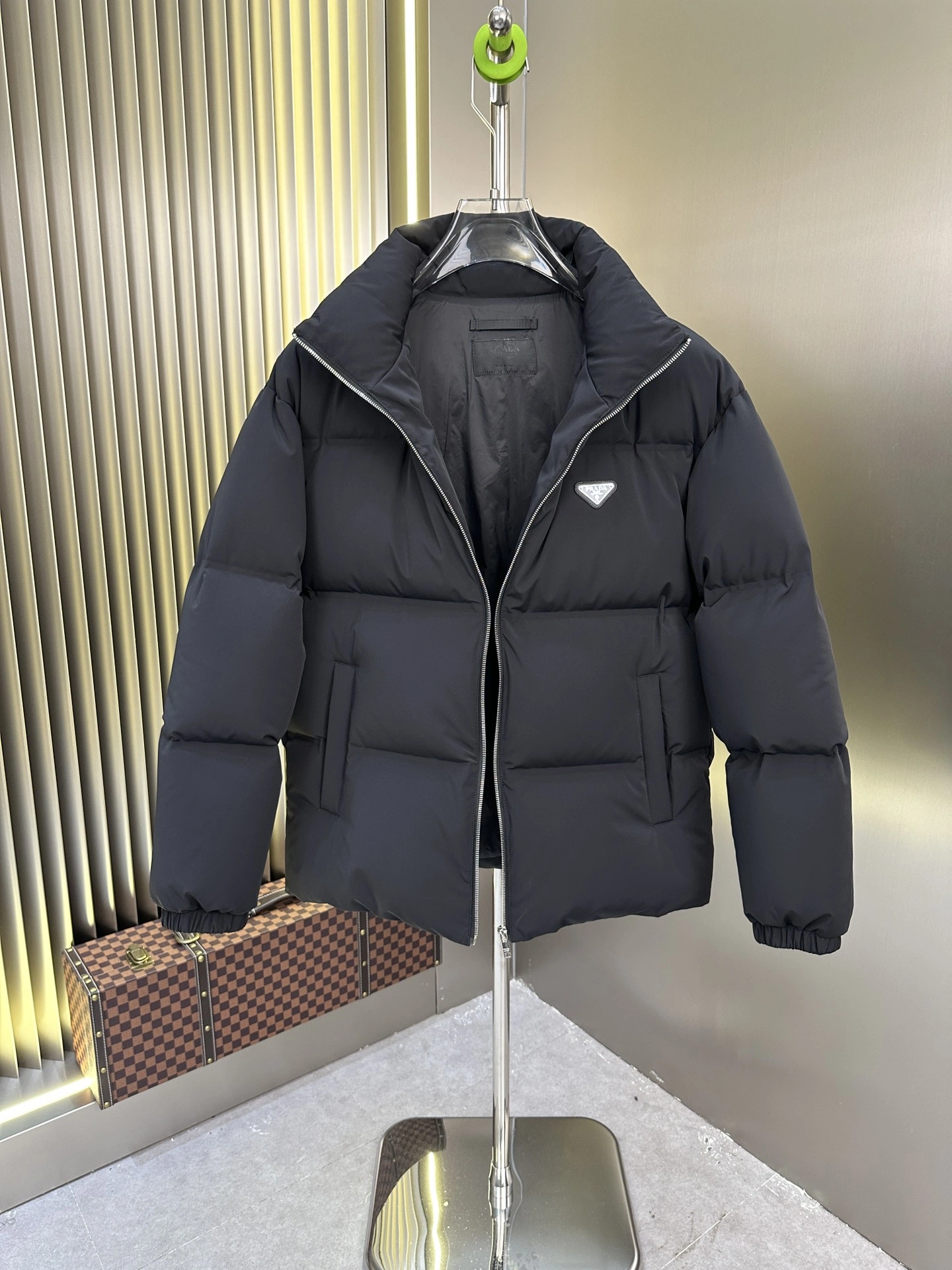 Moncler Down Jackets Packable 146500