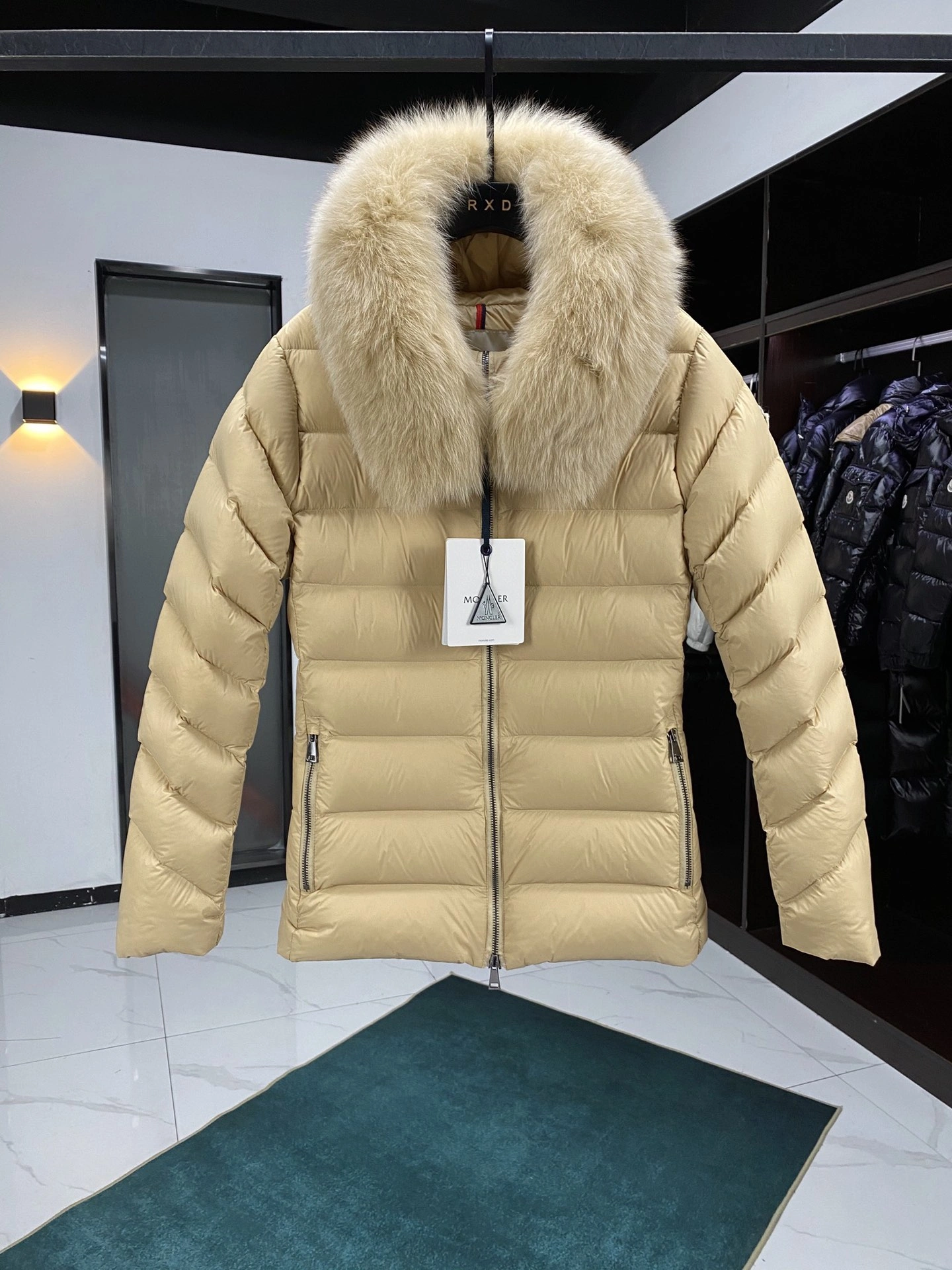 Lightweight Moncler Down Jackets 146484
