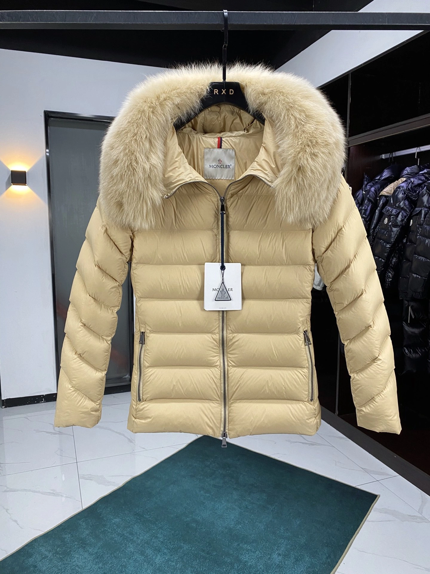 Lightweight Moncler Down Jackets 146484