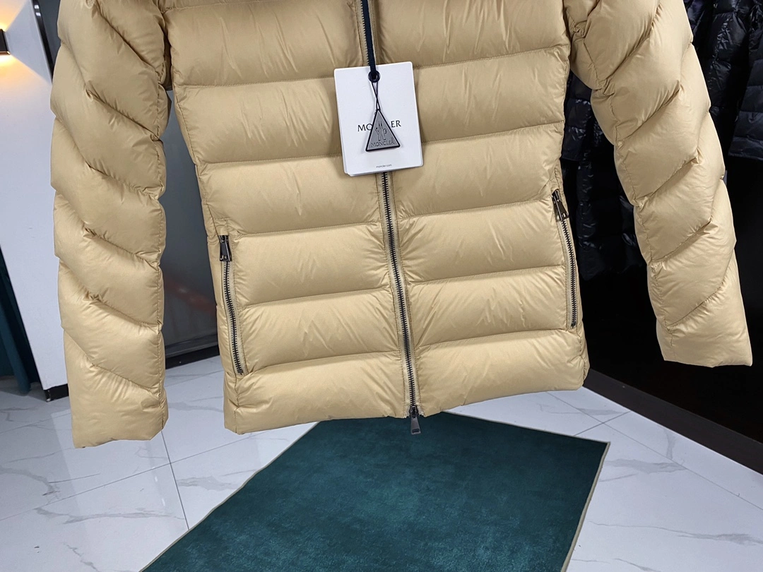 Lightweight Moncler Down Jackets 146484