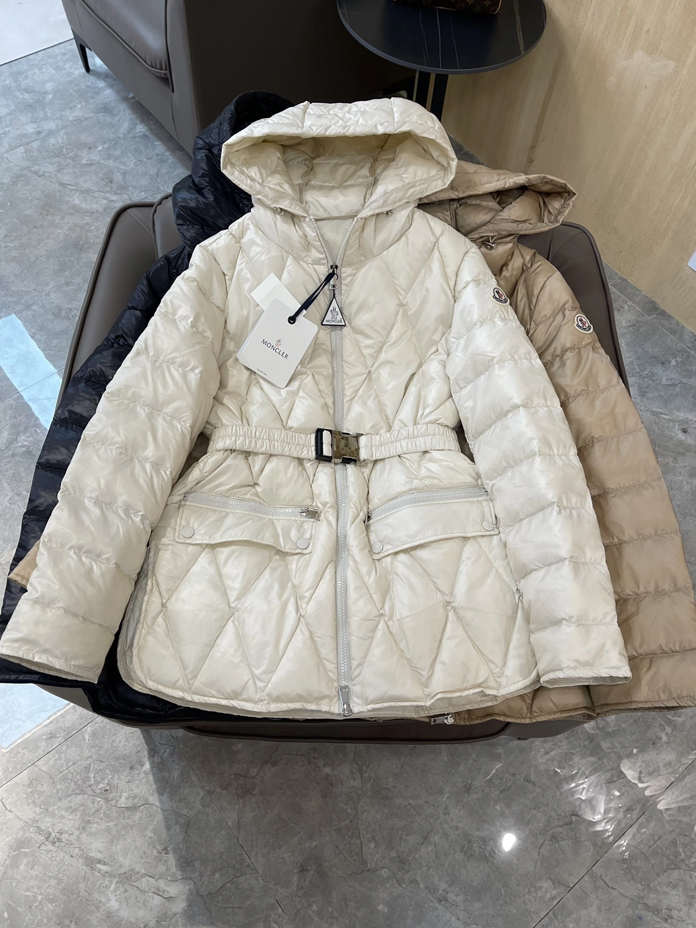 Moncler Down Jackets Bright 146482