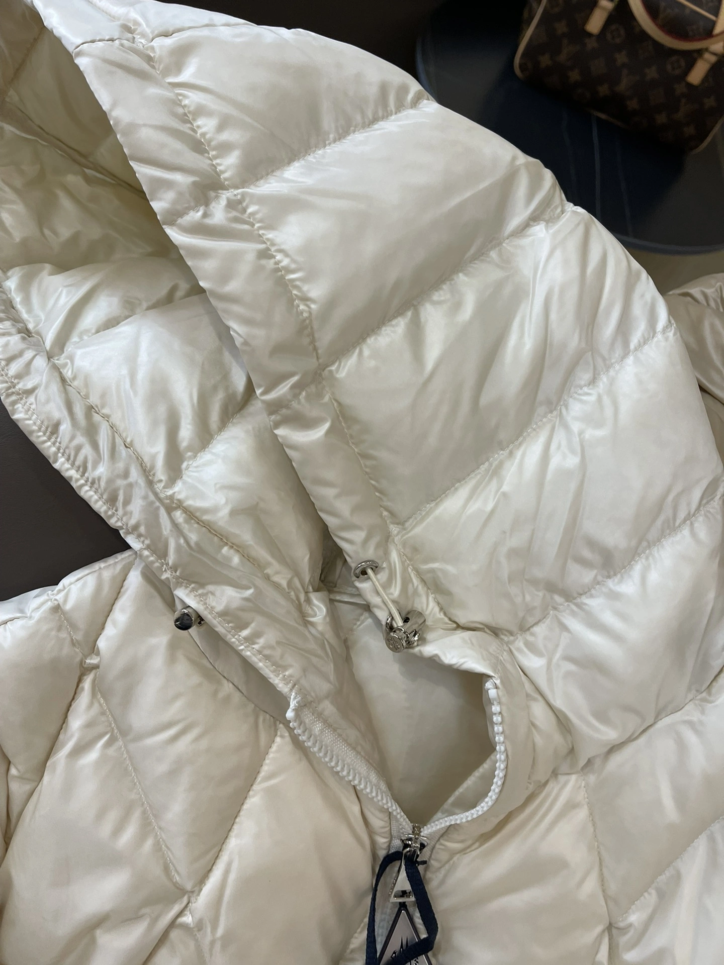 Moncler Down Jackets Bright 146482