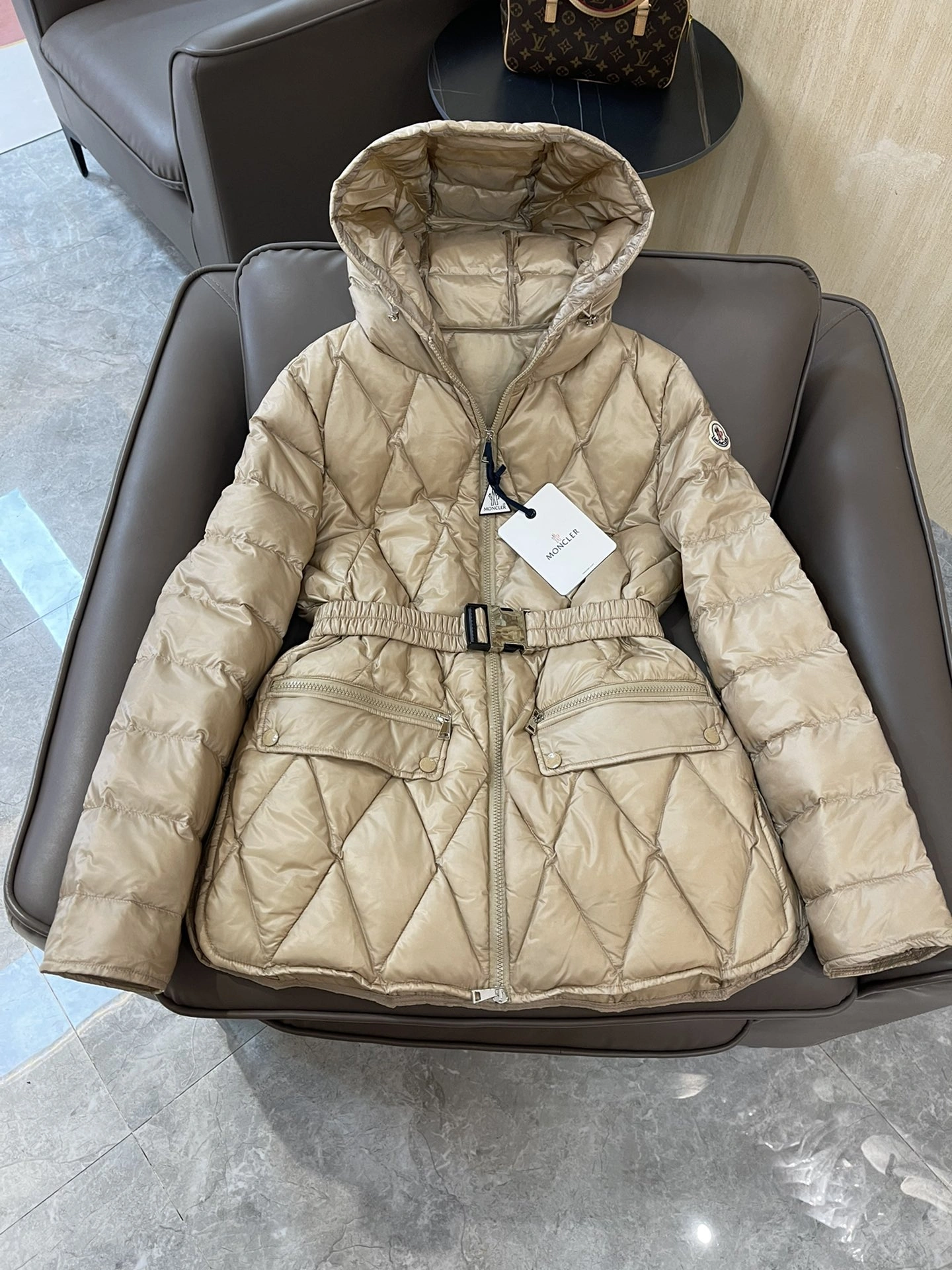 Modern Moncler Down Jackets 146477