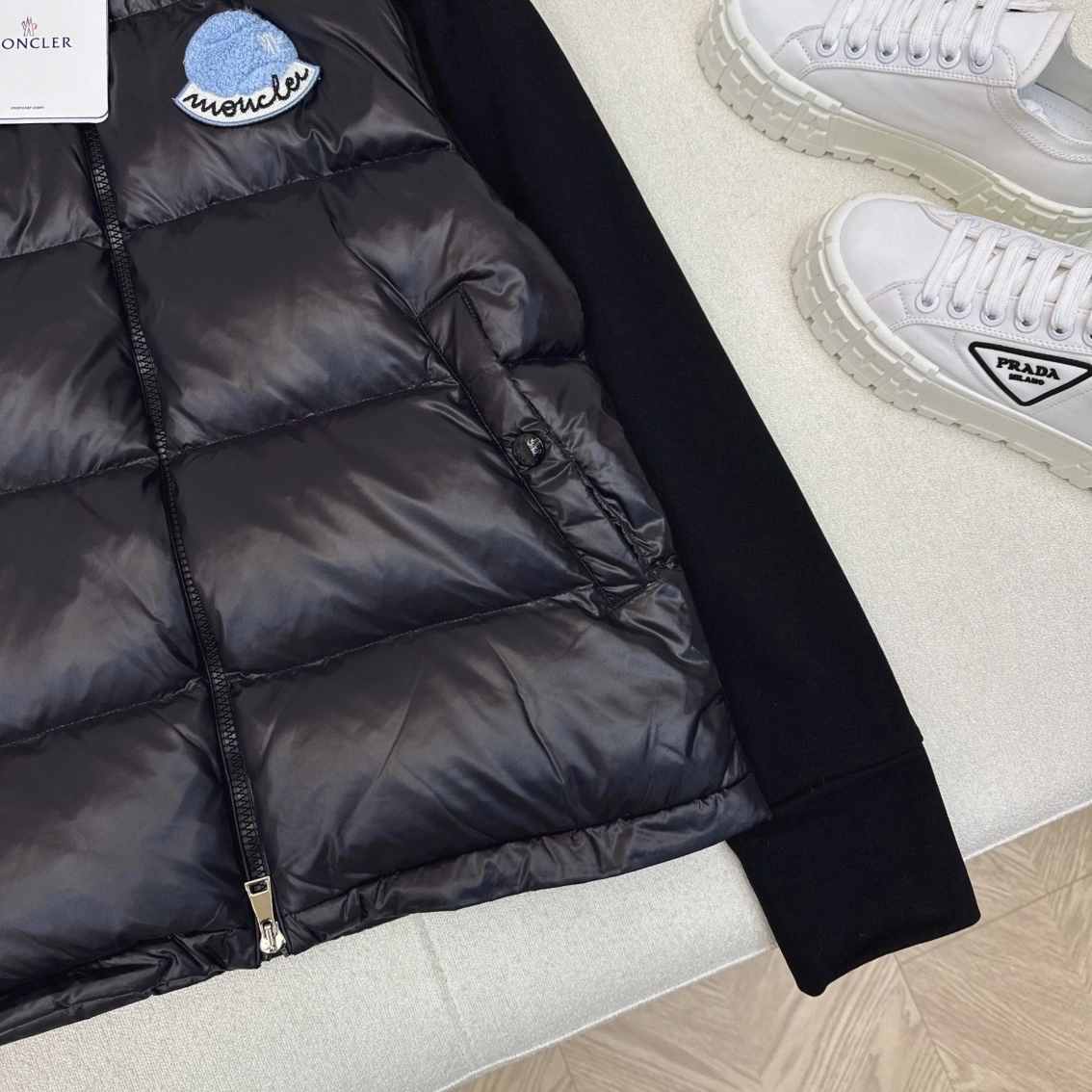 Moncler Down Jackets Cozy 146476