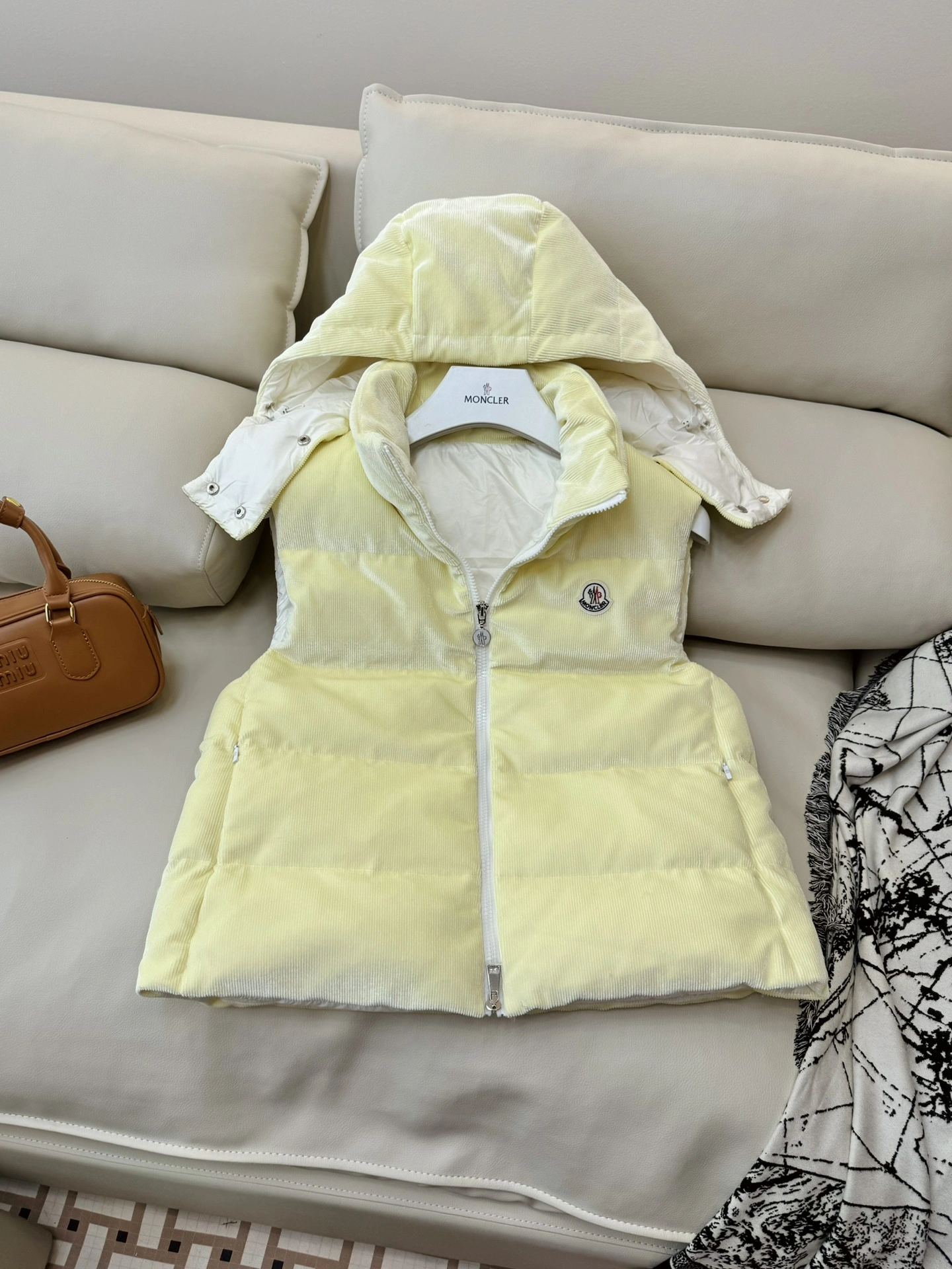 Chic Moncler Down Jackets 146470