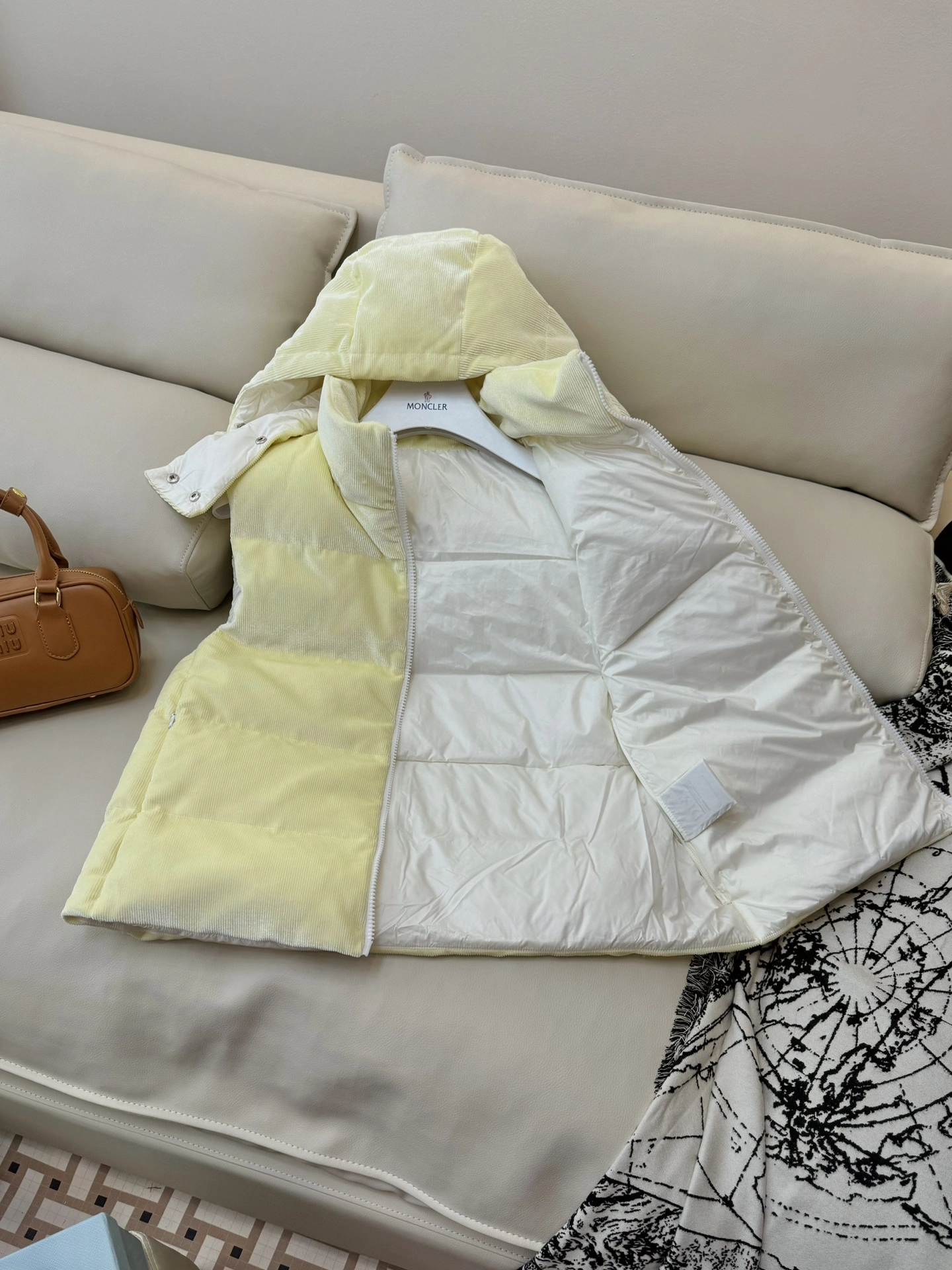 Chic Moncler Down Jackets 146470