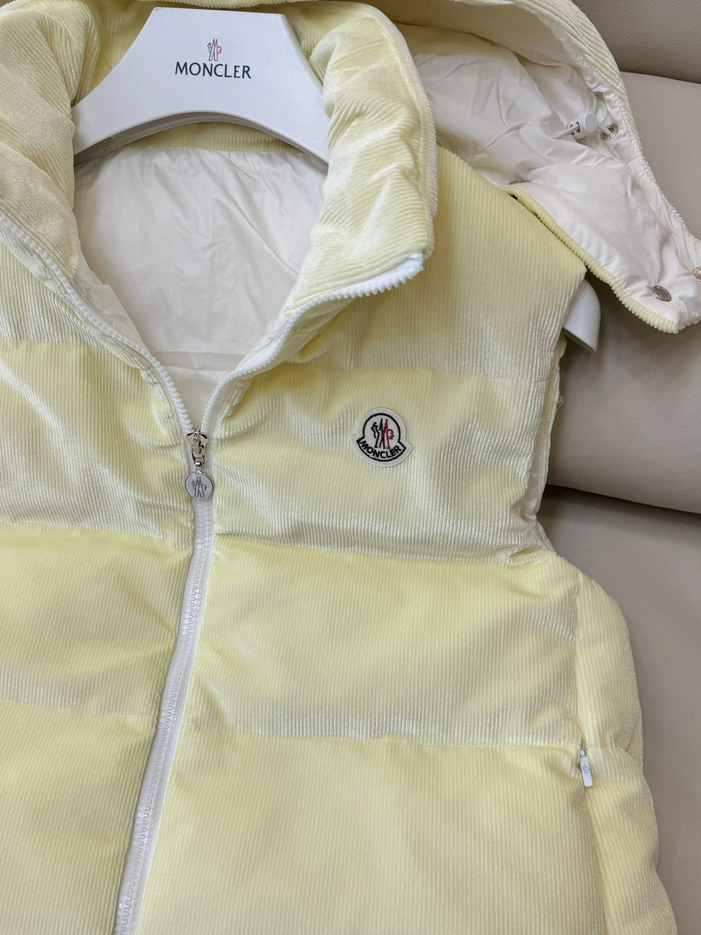 Chic Moncler Down Jackets 146470