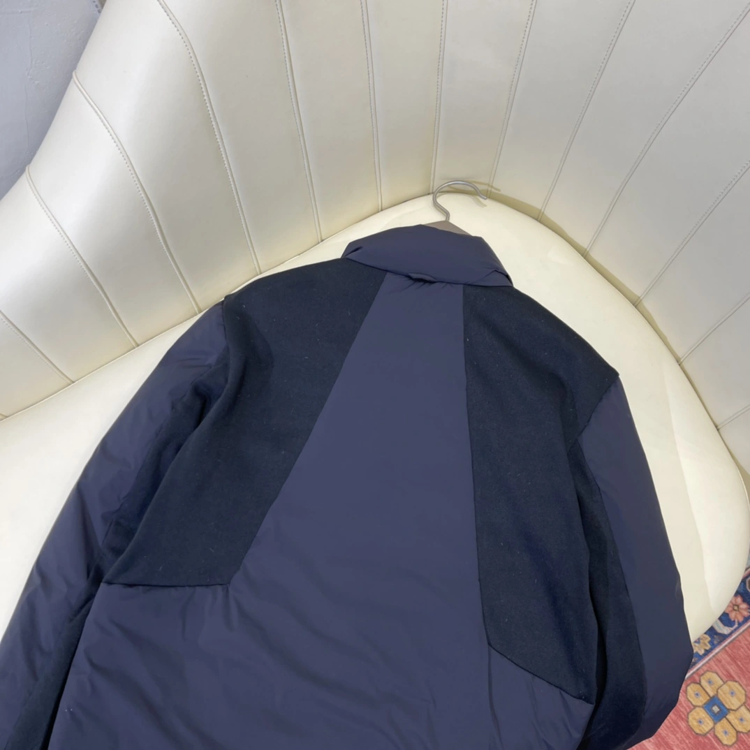 Moncler Down Jackets Flexible 146469