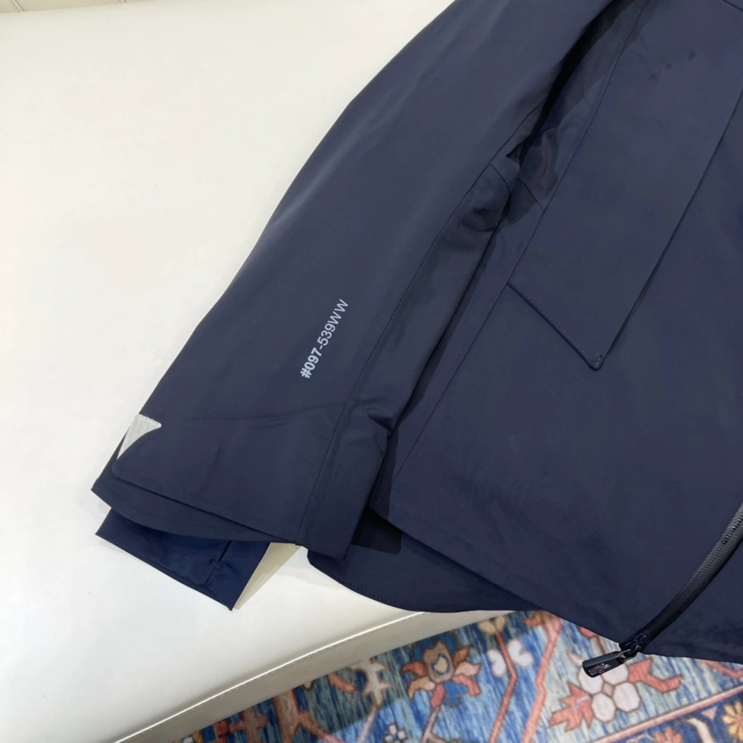 Durable Moncler Down Jackets 146451