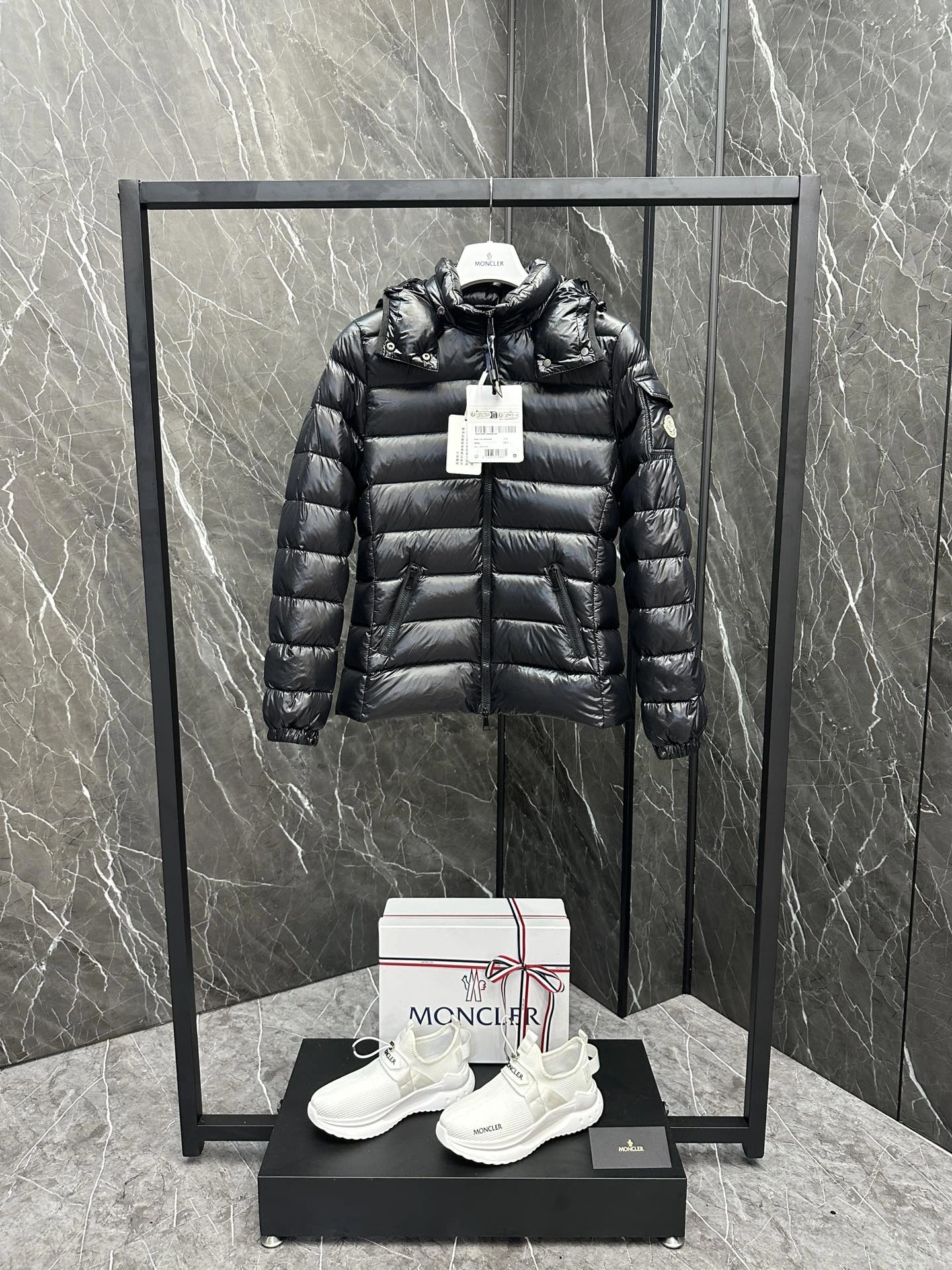 Durable Moncler Down Jackets 146444