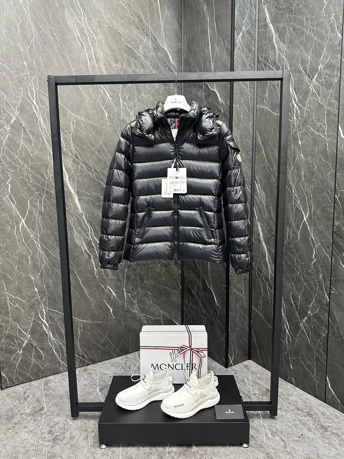 Durable Moncler Down Jackets 146444