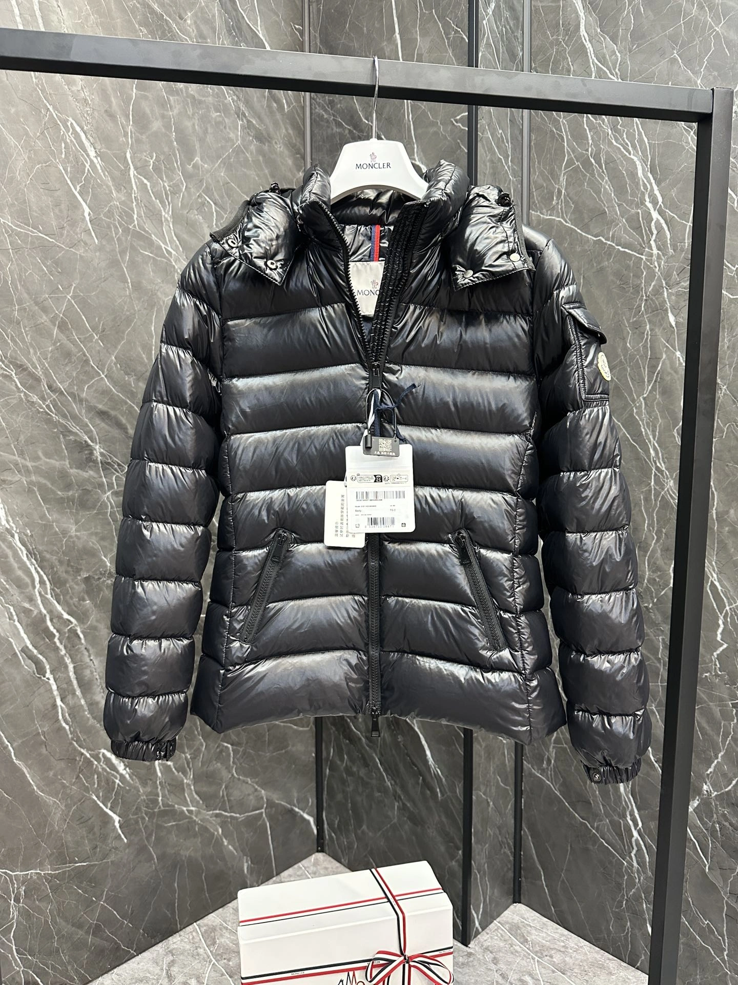 Durable Moncler Down Jackets 146444