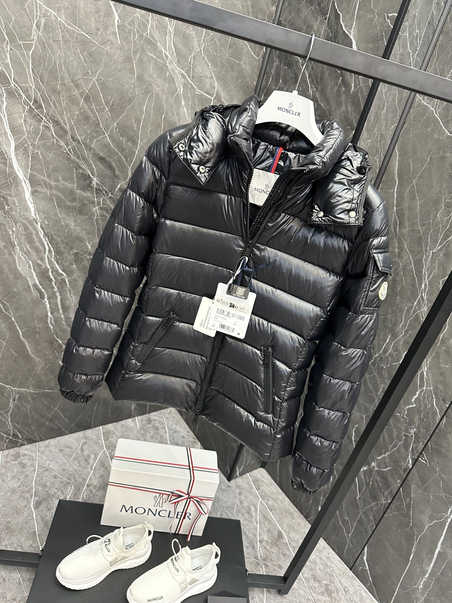 Durable Moncler Down Jackets 146444