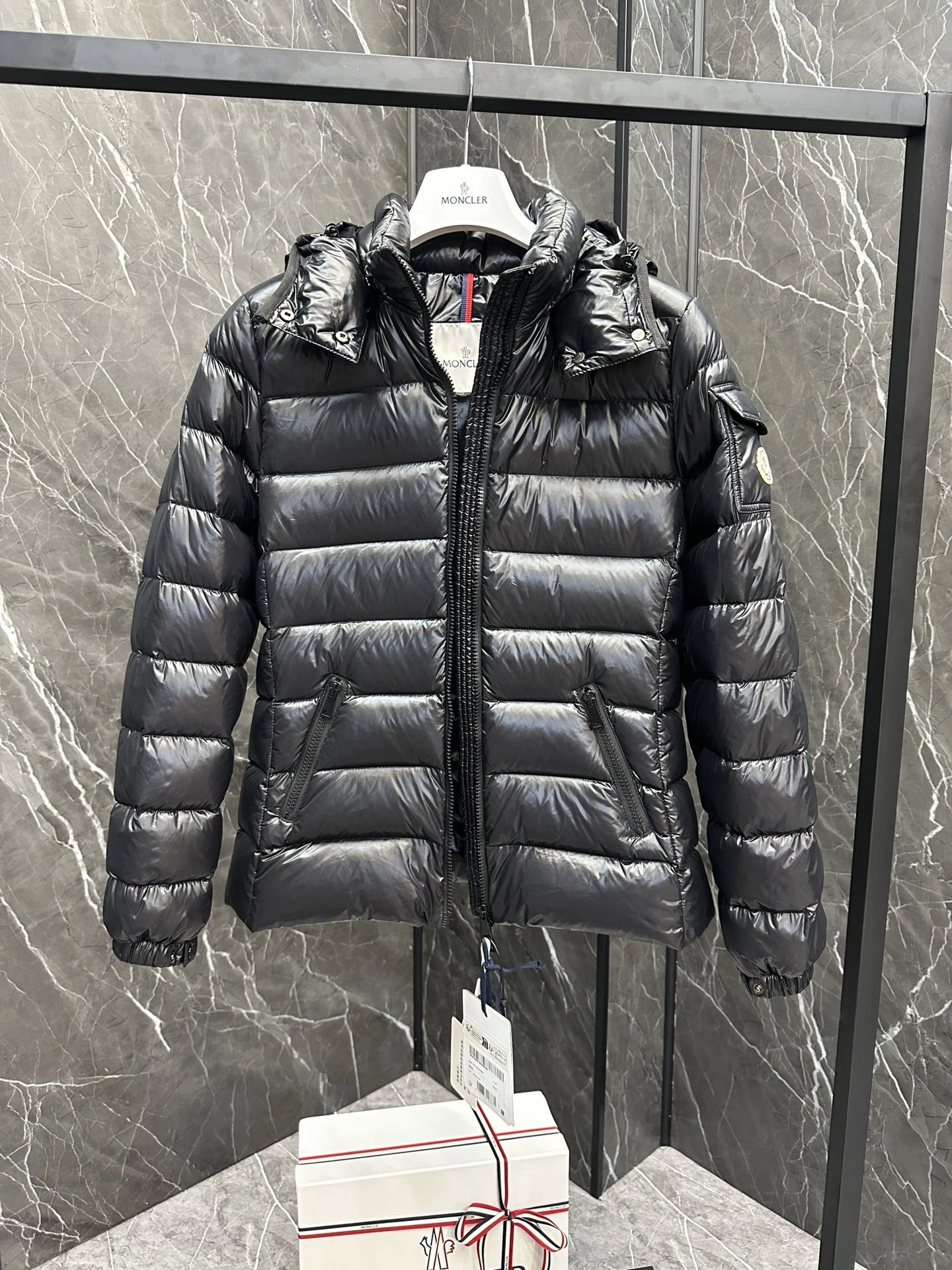 Durable Moncler Down Jackets 146444