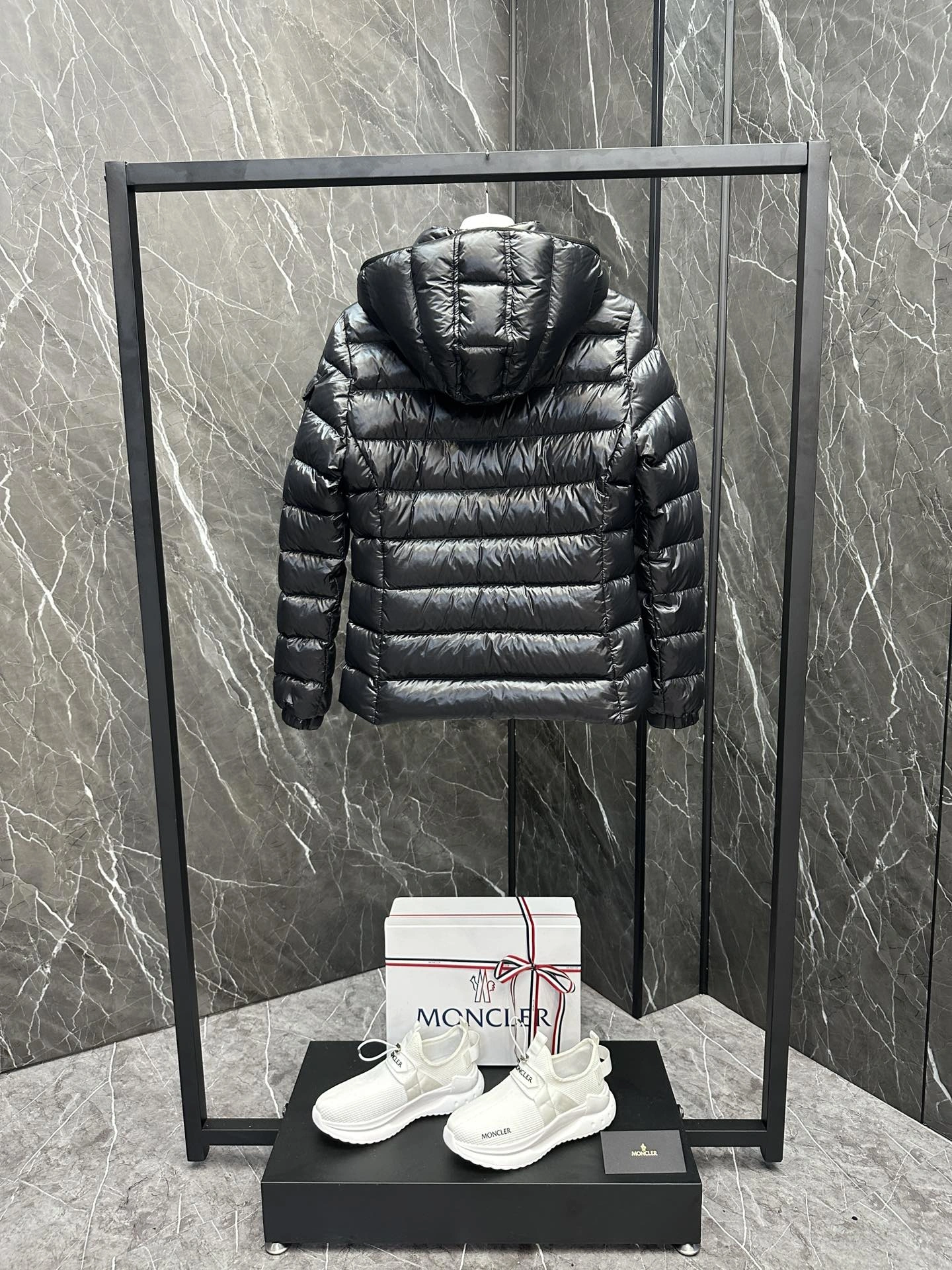 Durable Moncler Down Jackets 146444