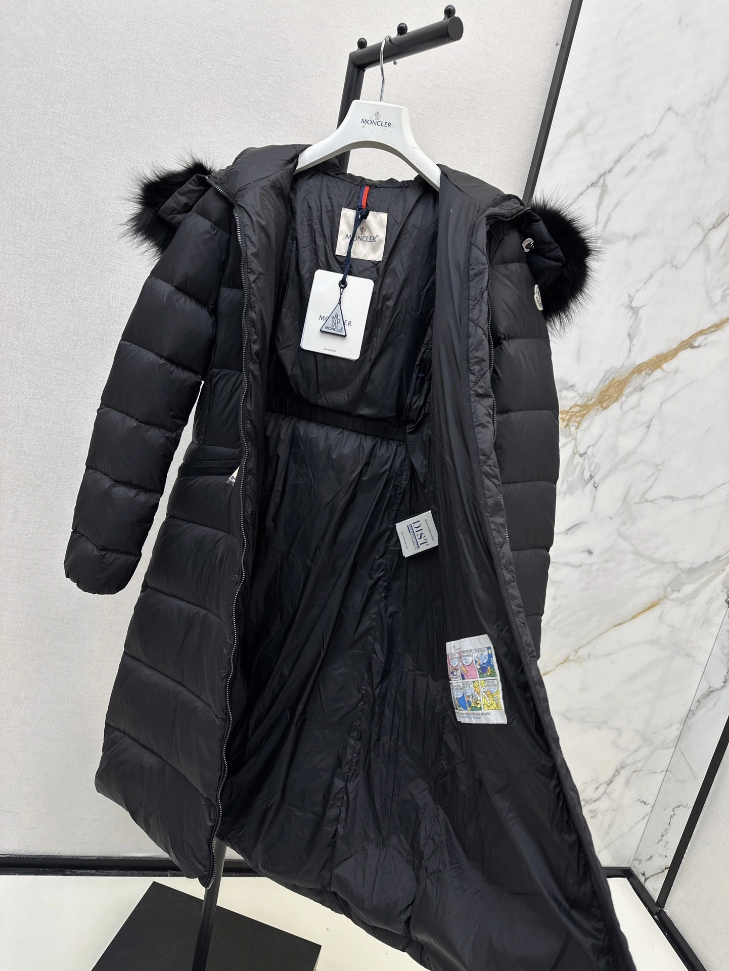 Moncler Down Jackets Durable 146453