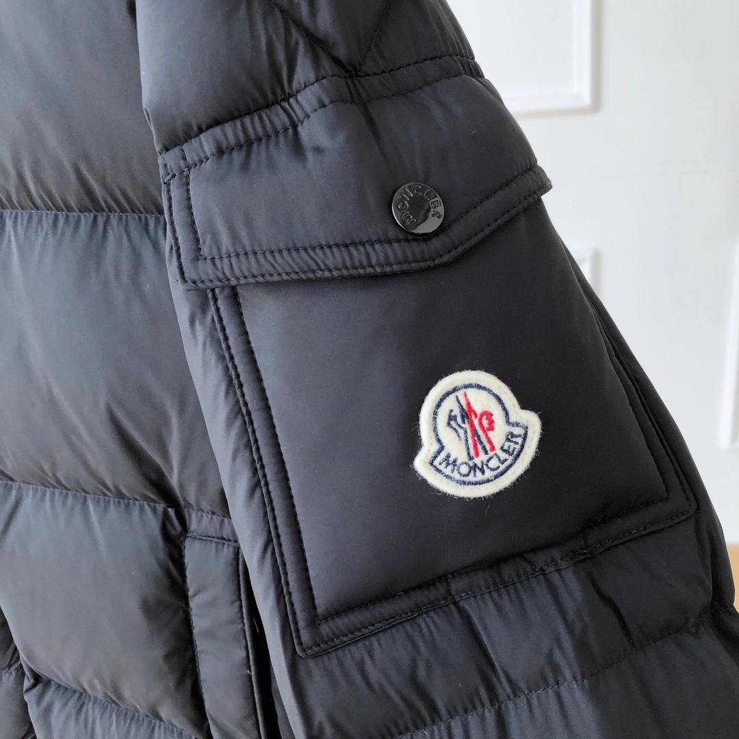 Moncler Down Jackets Fashionable 146457