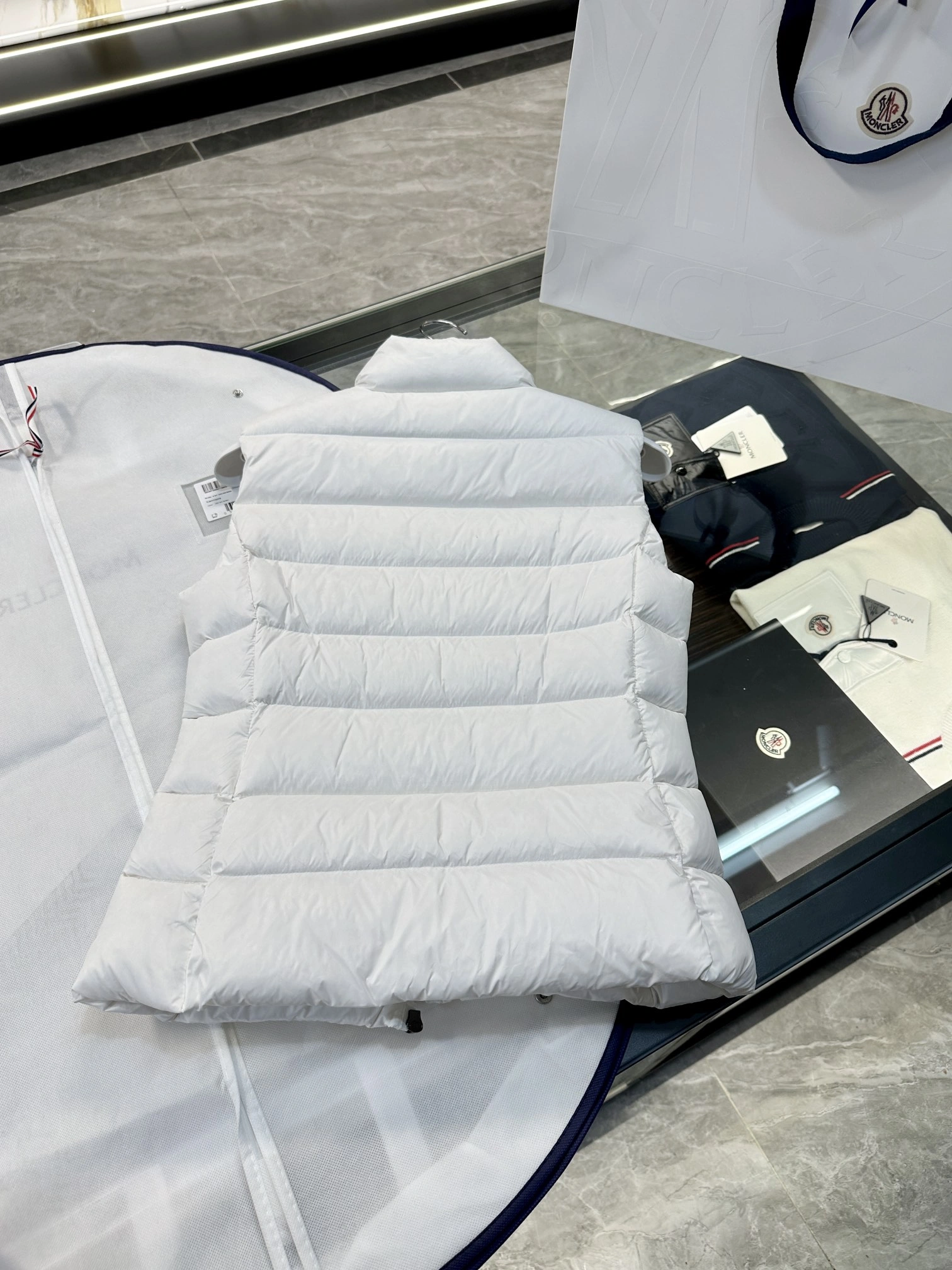 Moncler Down Jackets Trendsetting 146466