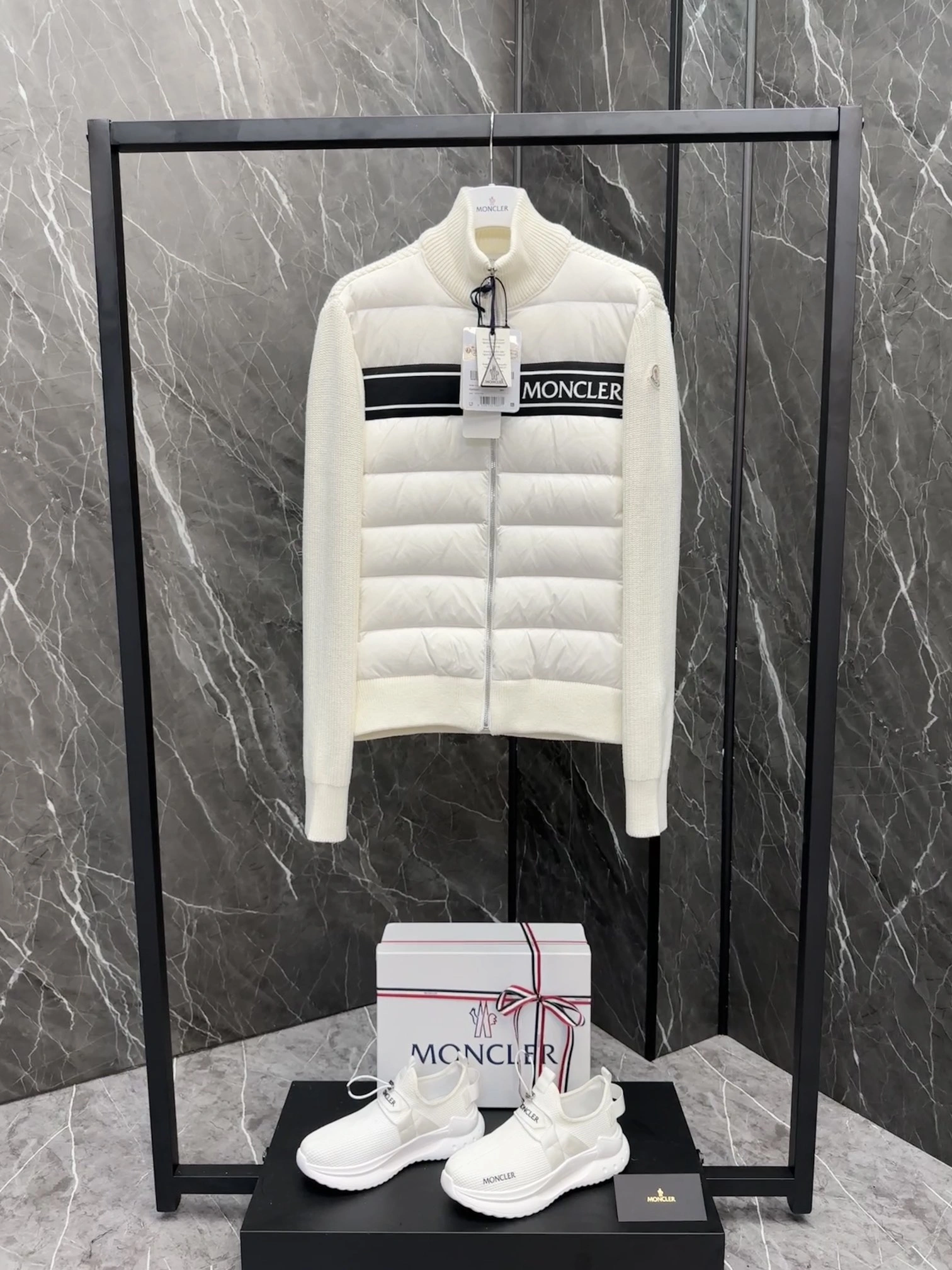 Moncler Down Jackets ModernLook 146463