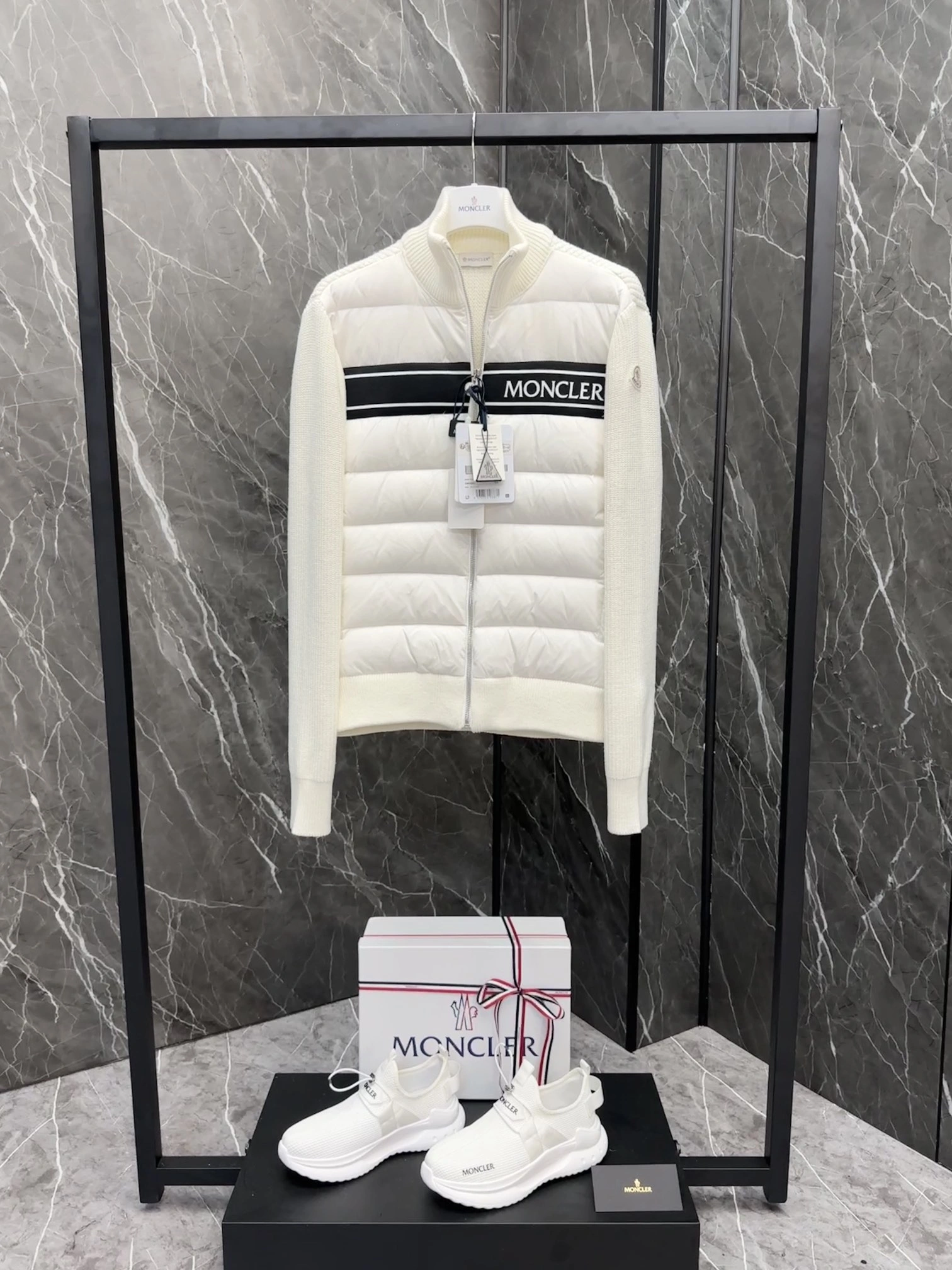 Moncler Down Jackets ModernLook 146463