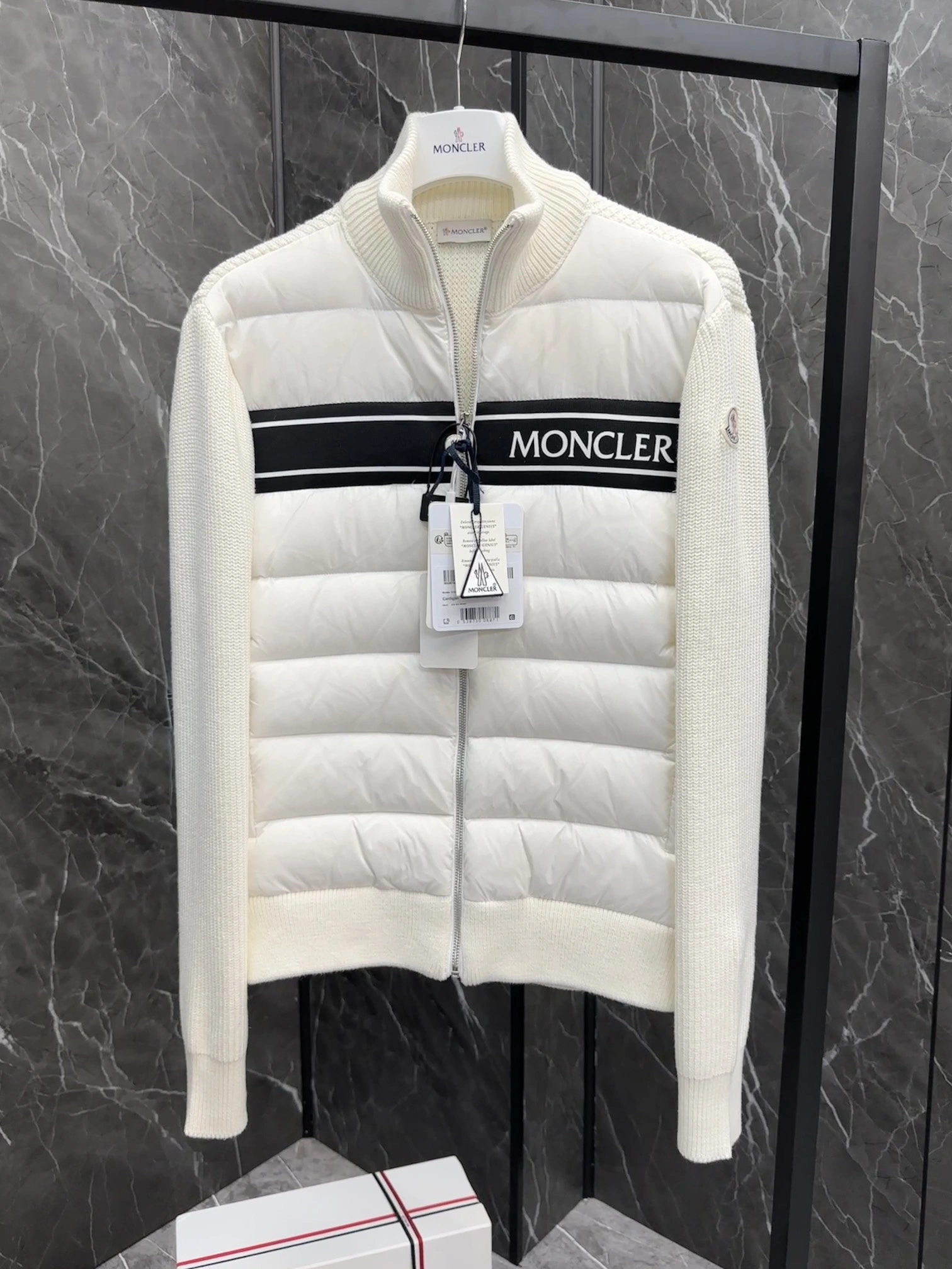 Moncler Down Jackets ModernLook 146463