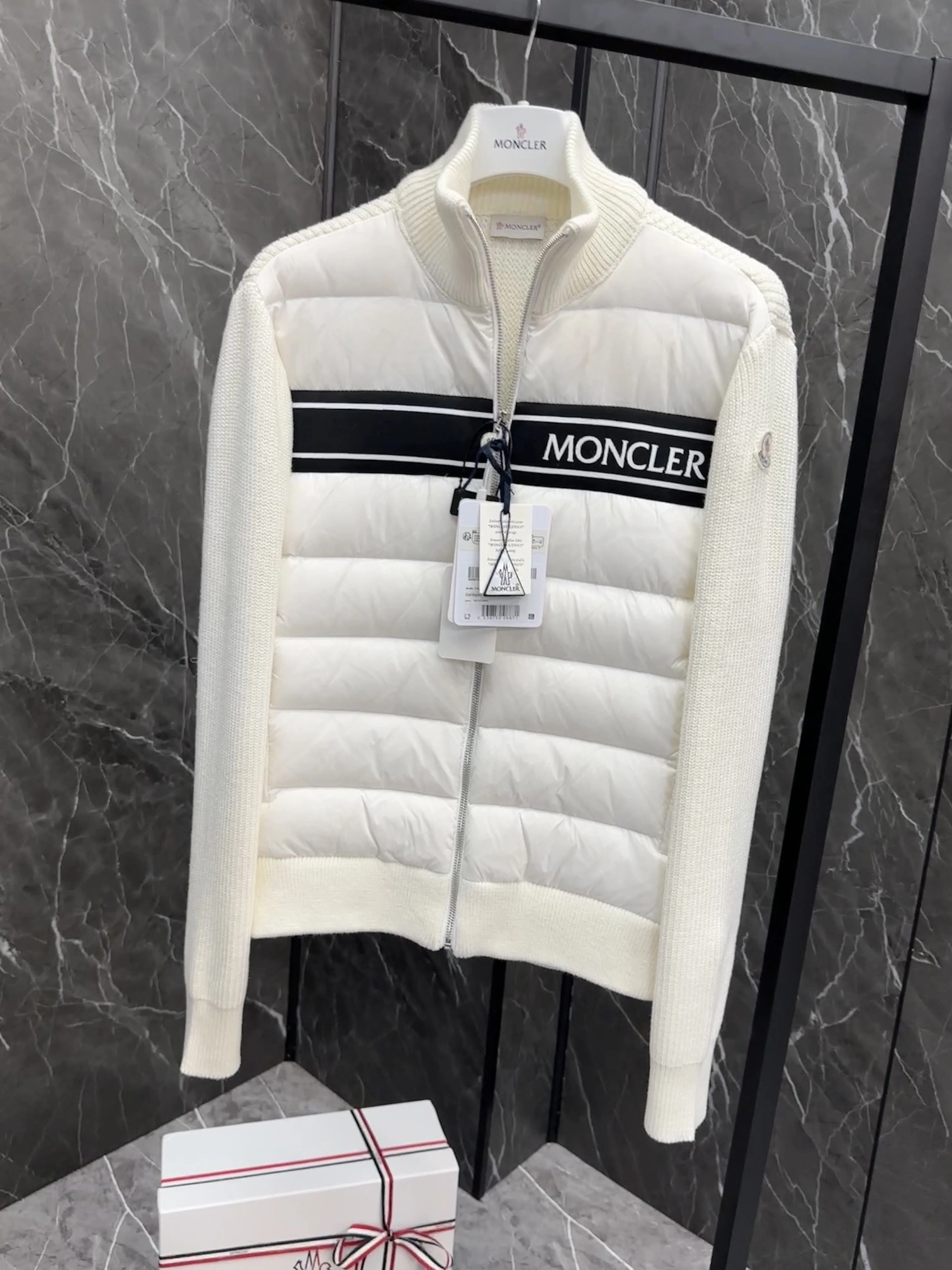 Moncler Down Jackets ModernLook 146463