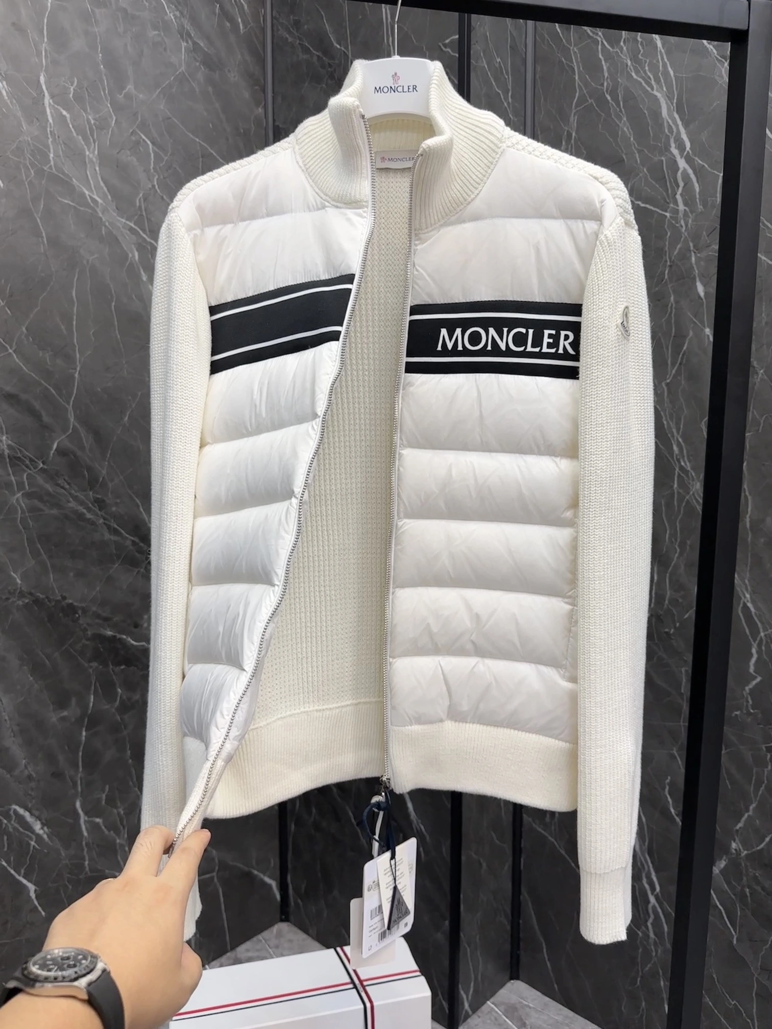 Moncler Down Jackets ModernLook 146463