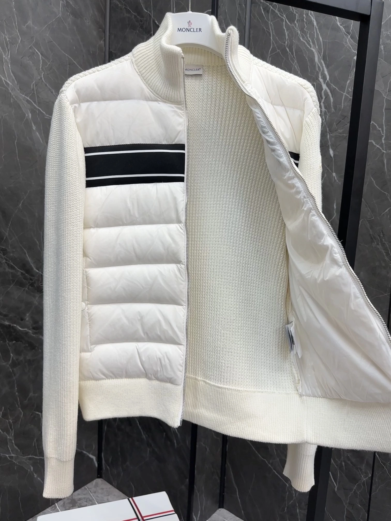 Moncler Down Jackets ModernLook 146463